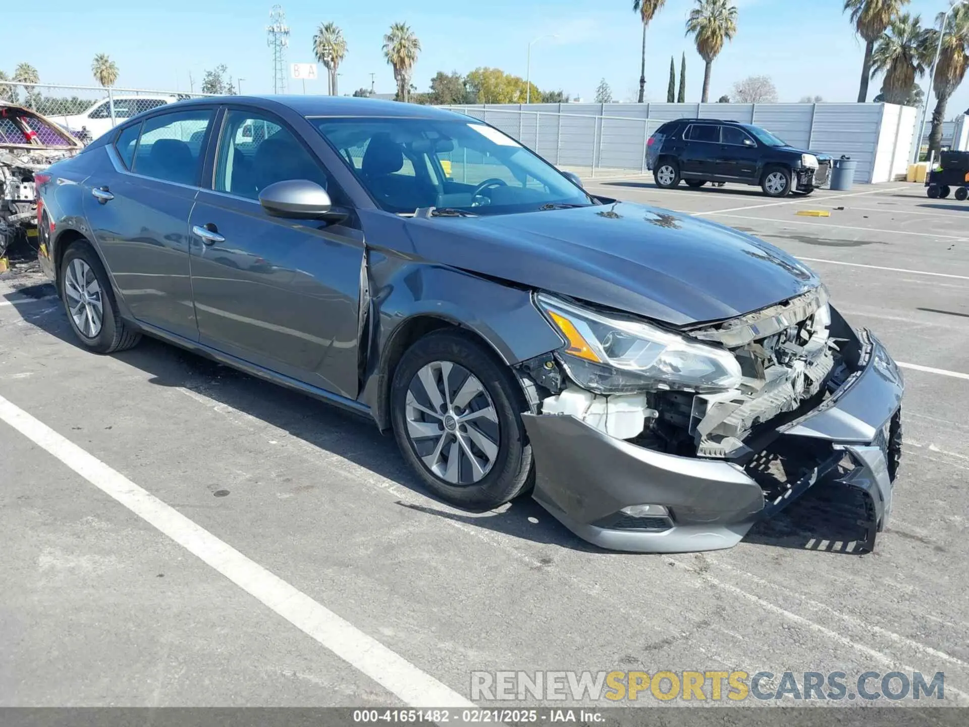 1 Photograph of a damaged car 1N4BL4BV5KC204364 NISSAN ALTIMA 2019