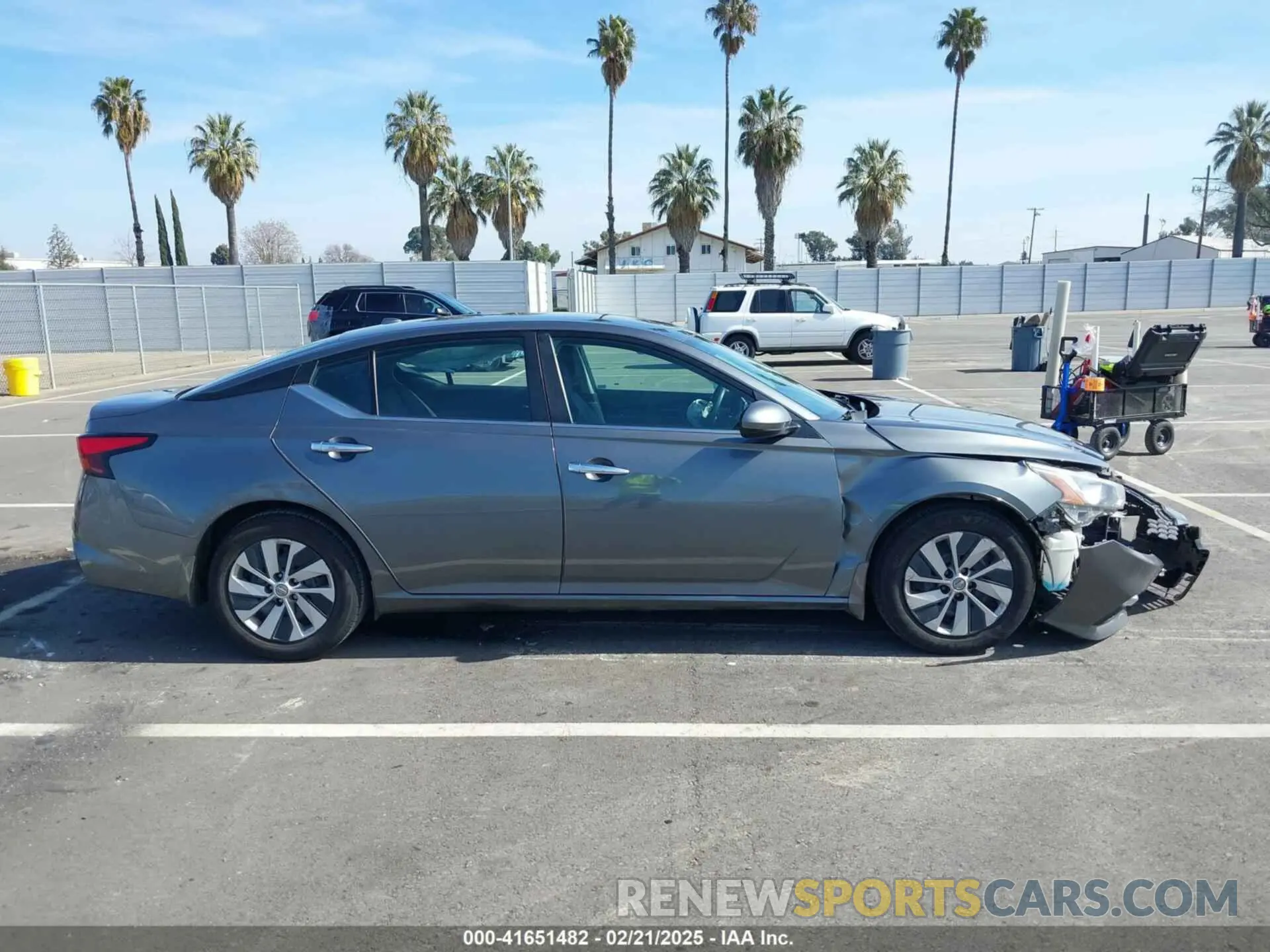 13 Photograph of a damaged car 1N4BL4BV5KC204364 NISSAN ALTIMA 2019