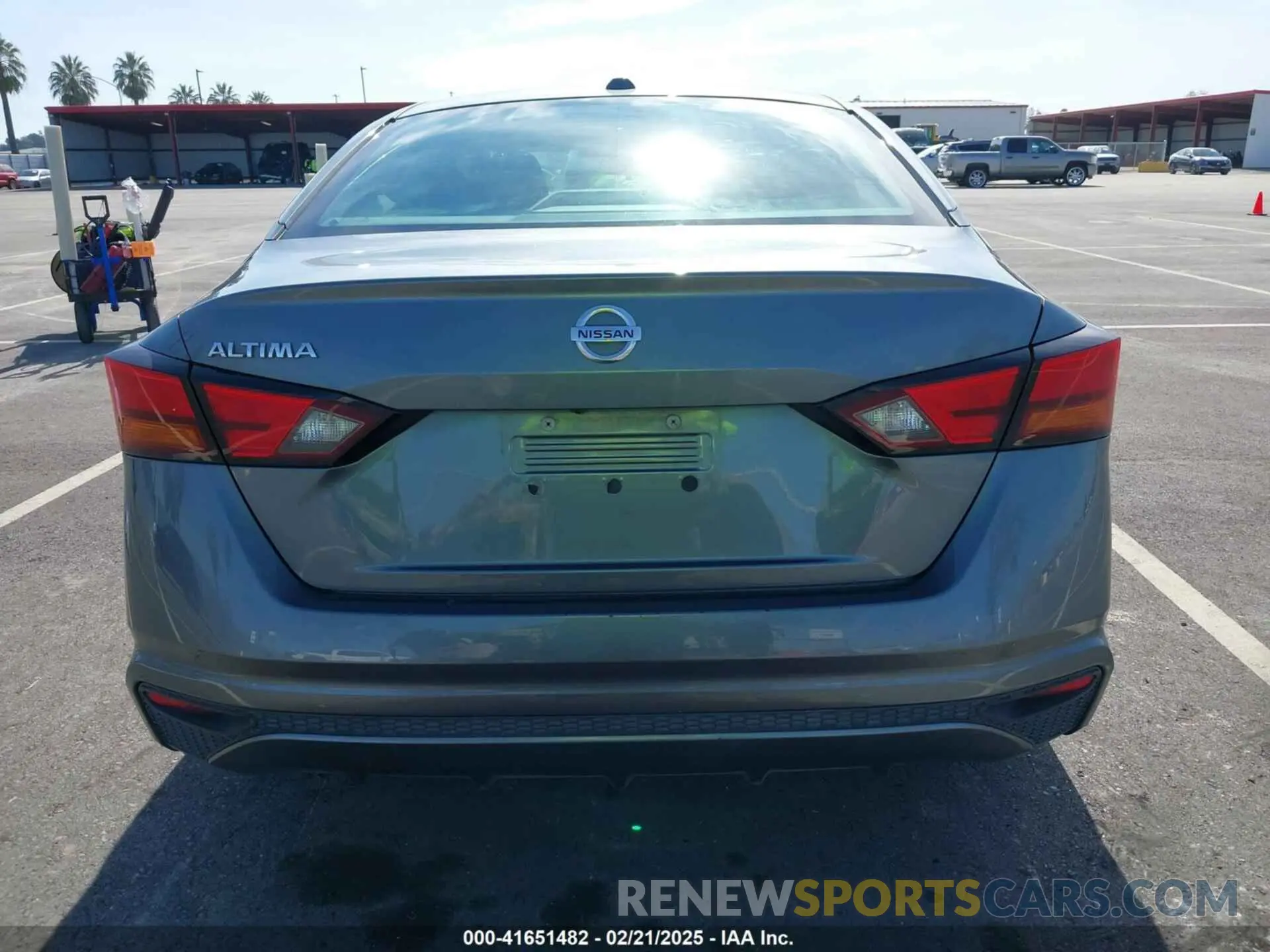 16 Photograph of a damaged car 1N4BL4BV5KC204364 NISSAN ALTIMA 2019