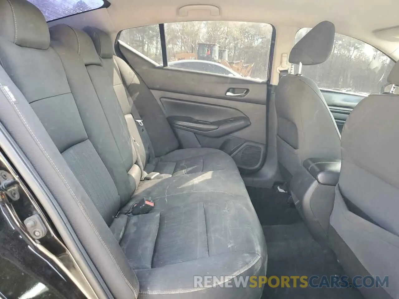 10 Photograph of a damaged car 1N4BL4BV5KC226574 NISSAN ALTIMA 2019
