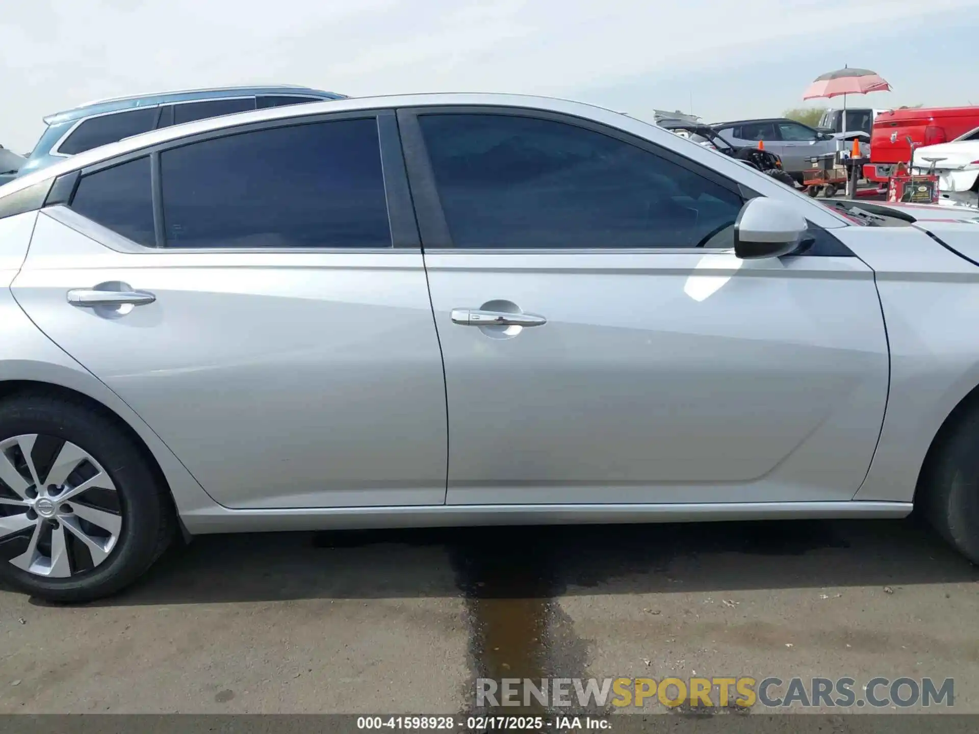 13 Photograph of a damaged car 1N4BL4BV5KC229121 NISSAN ALTIMA 2019