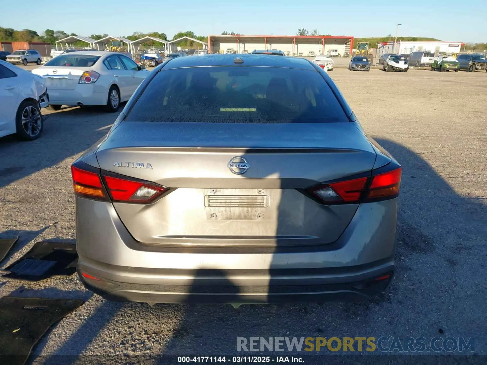 16 Photograph of a damaged car 1N4BL4BV5KC230253 NISSAN ALTIMA 2019