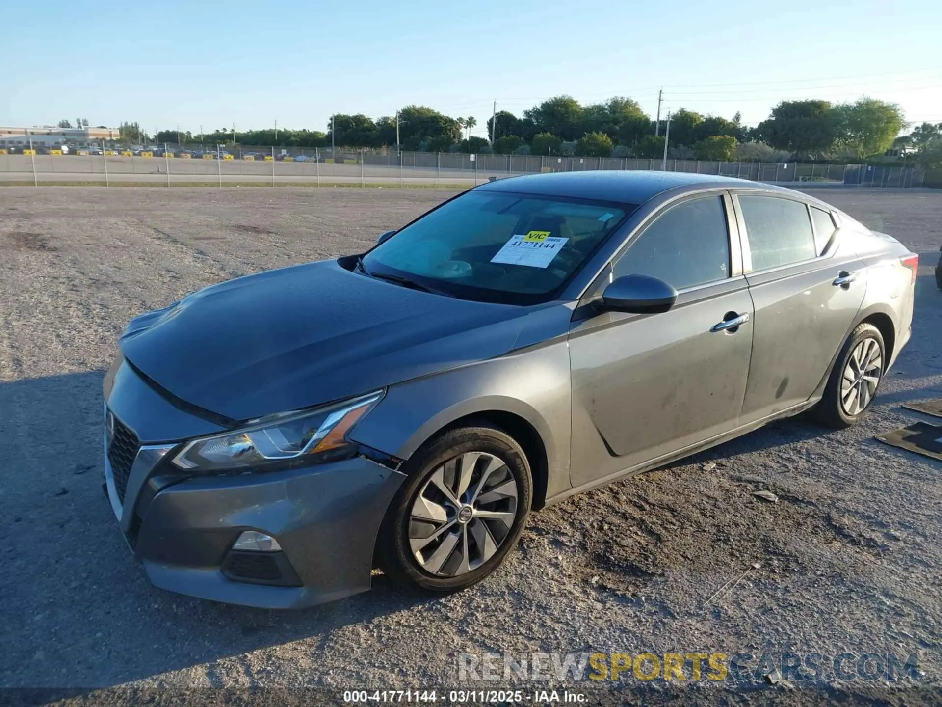 2 Photograph of a damaged car 1N4BL4BV5KC230253 NISSAN ALTIMA 2019