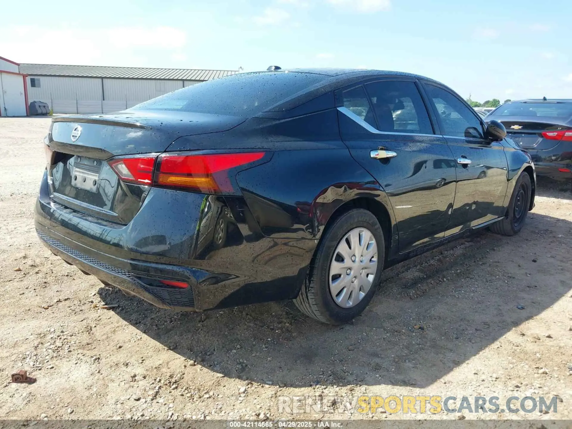 4 Photograph of a damaged car 1N4BL4BV5KC243911 NISSAN ALTIMA 2019