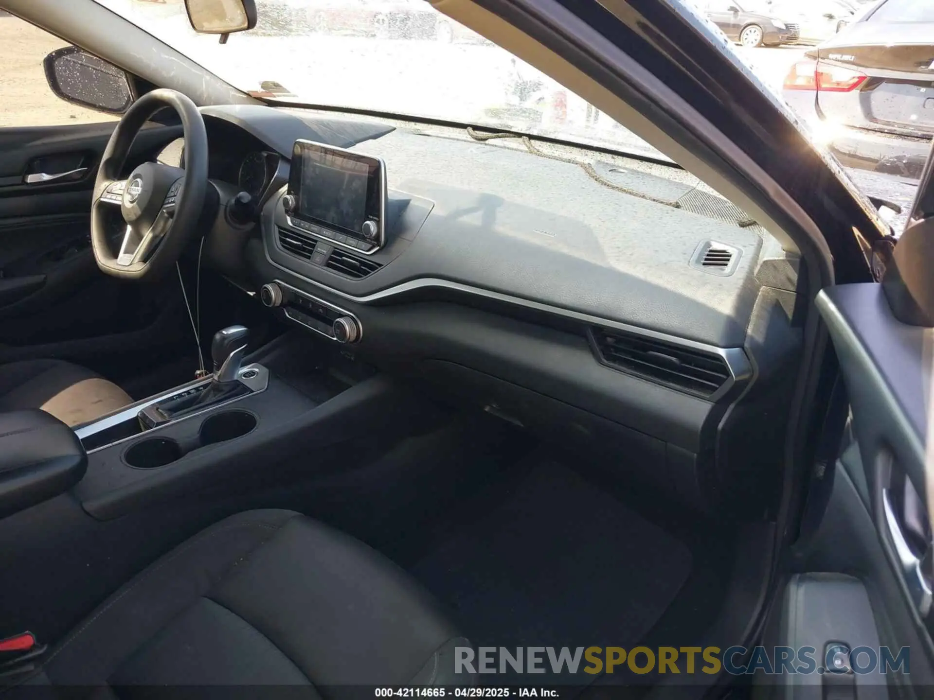 5 Photograph of a damaged car 1N4BL4BV5KC243911 NISSAN ALTIMA 2019