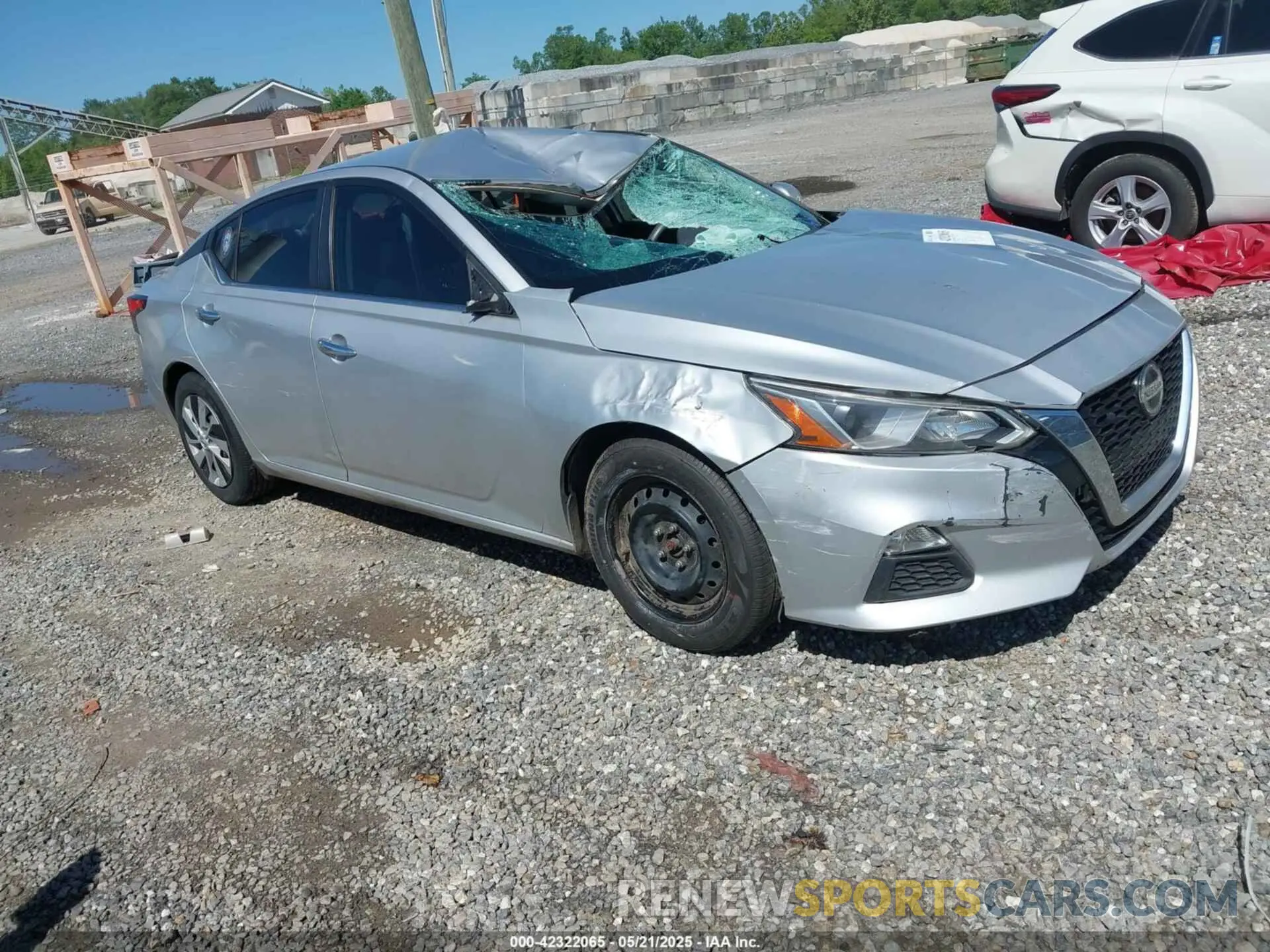 1 Photograph of a damaged car 1N4BL4BV5KC246114 NISSAN ALTIMA 2019