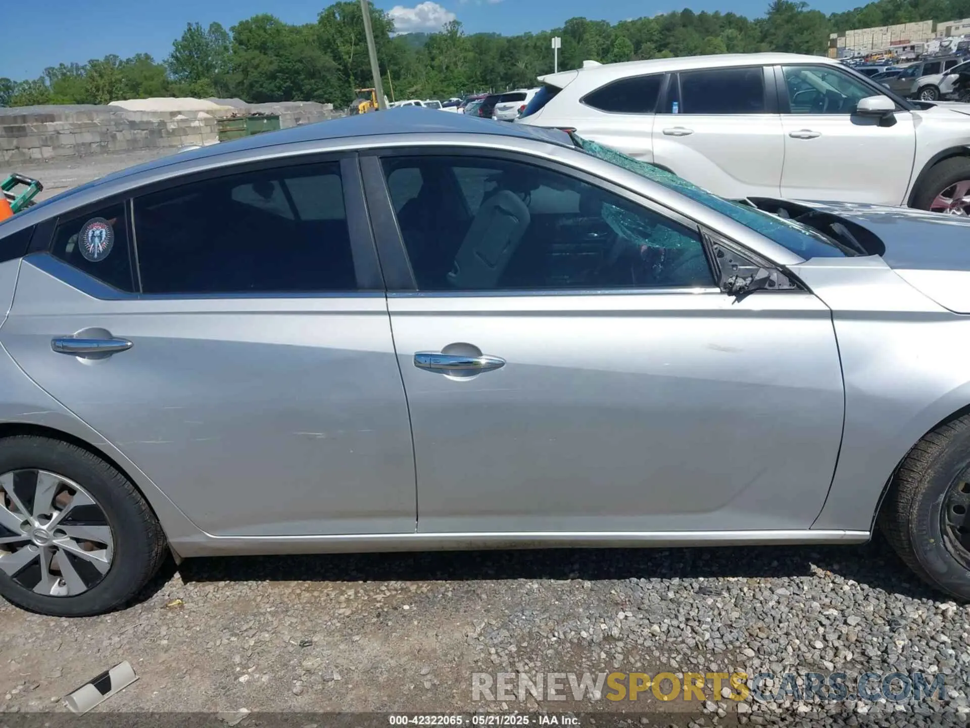 12 Photograph of a damaged car 1N4BL4BV5KC246114 NISSAN ALTIMA 2019