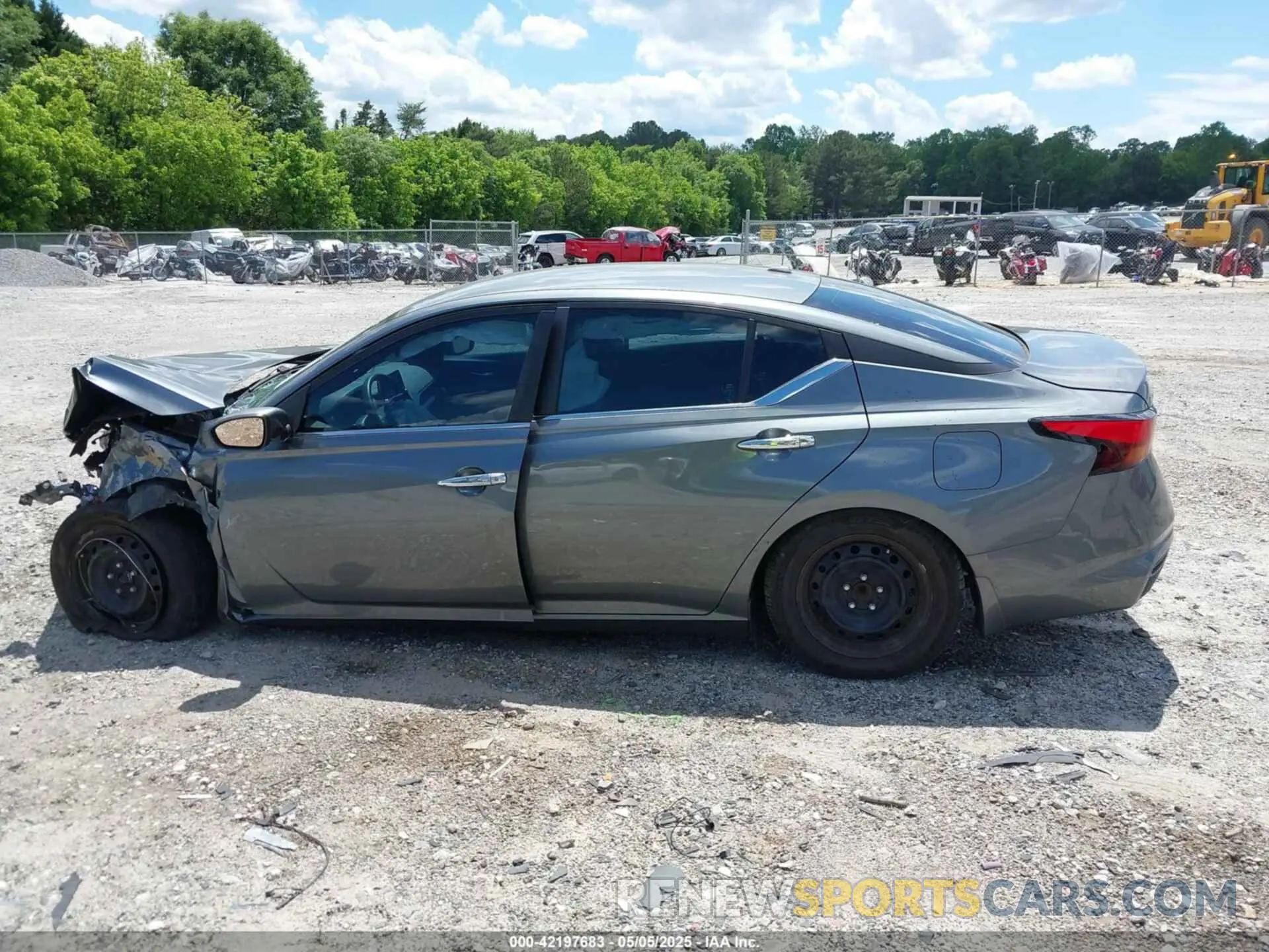 15 Photograph of a damaged car 1N4BL4BV5KC255637 NISSAN ALTIMA 2019