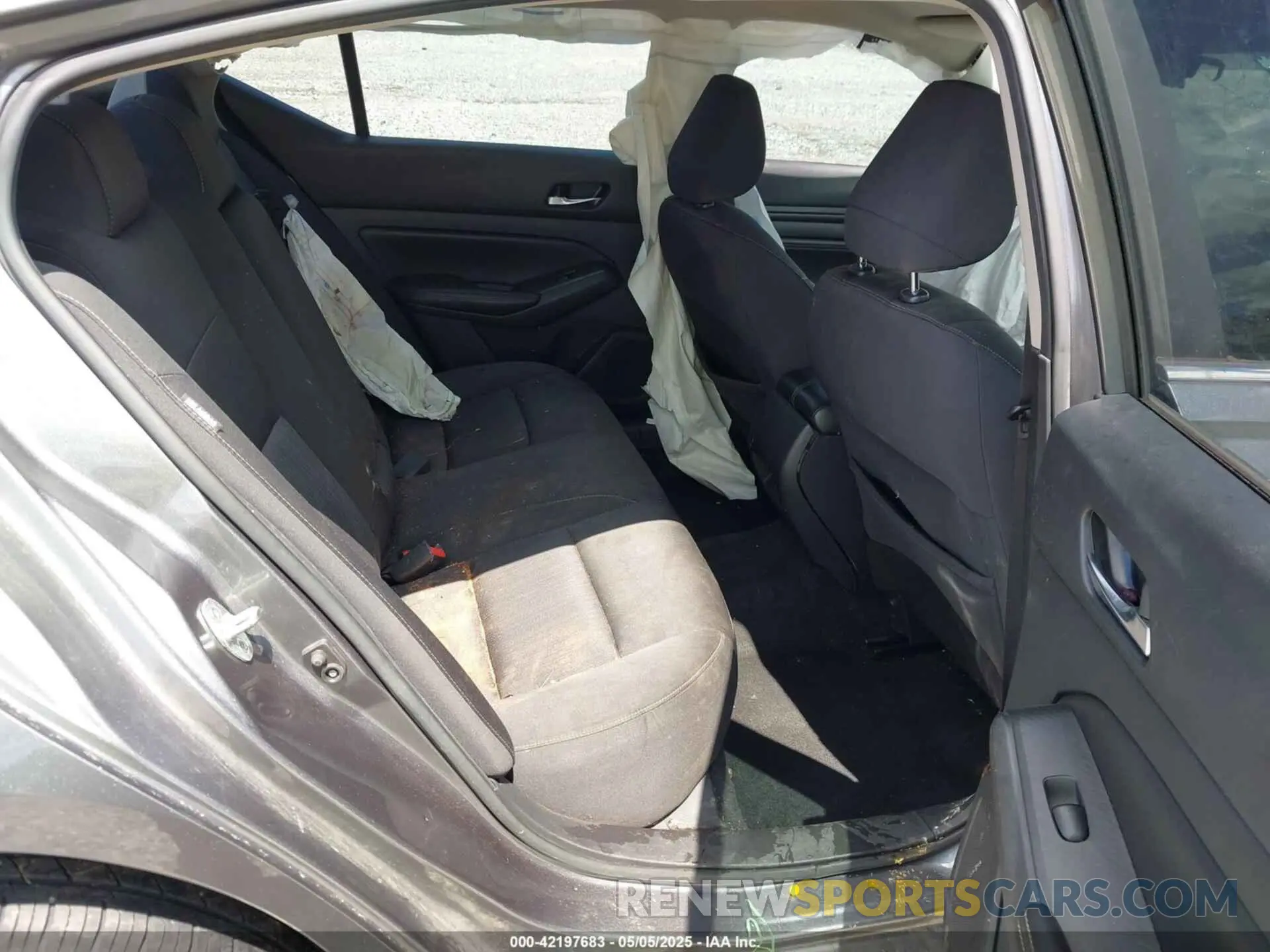 8 Photograph of a damaged car 1N4BL4BV5KC255637 NISSAN ALTIMA 2019