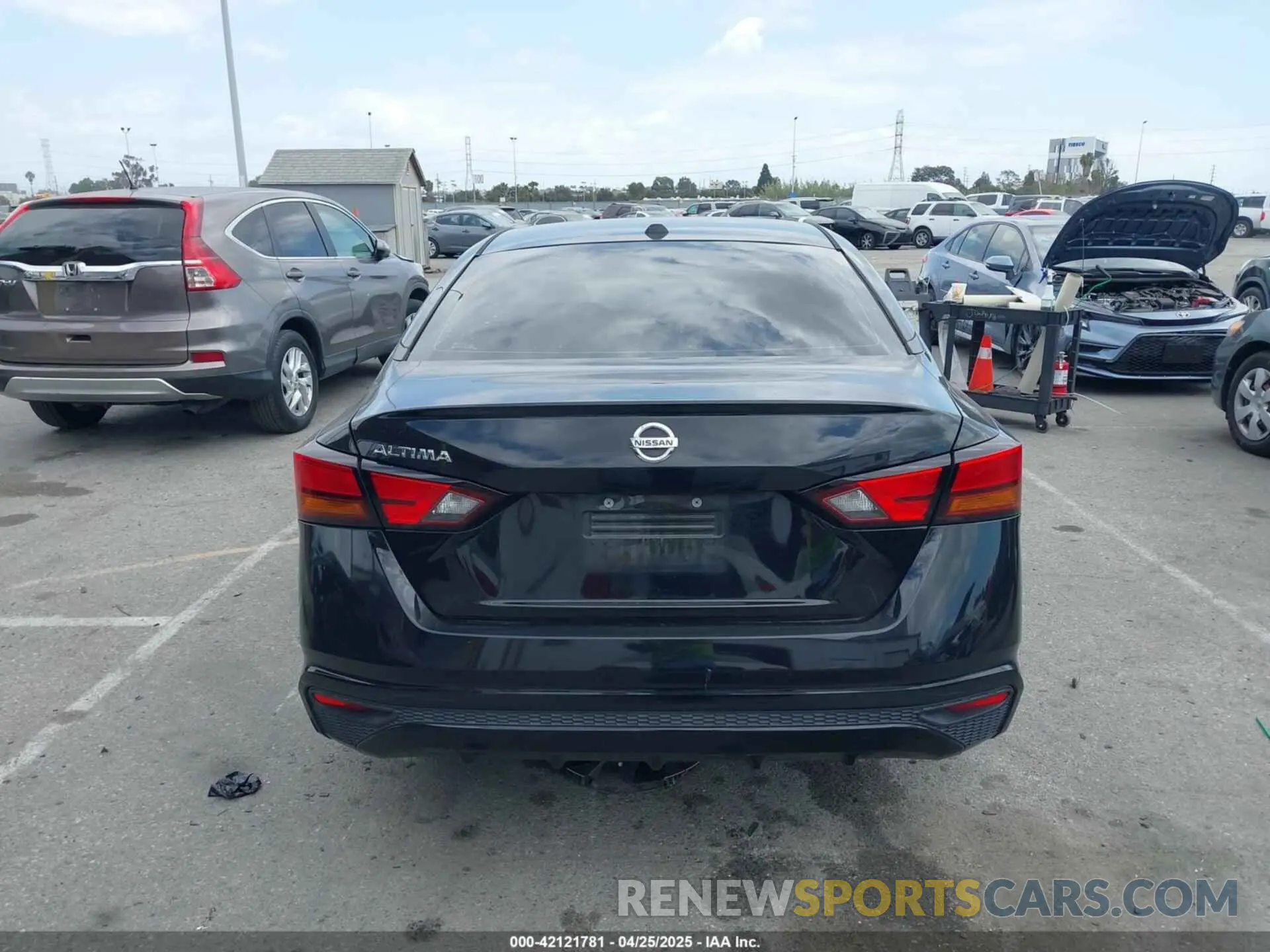 17 Photograph of a damaged car 1N4BL4BV5KN307594 NISSAN ALTIMA 2019