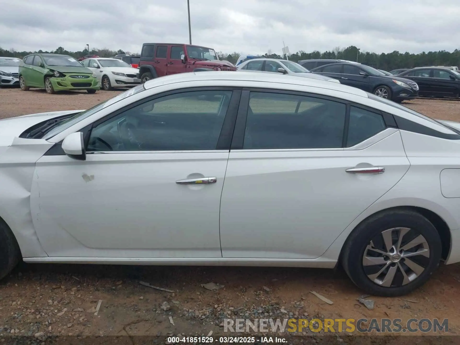14 Photograph of a damaged car 1N4BL4BV5KN308941 NISSAN ALTIMA 2019