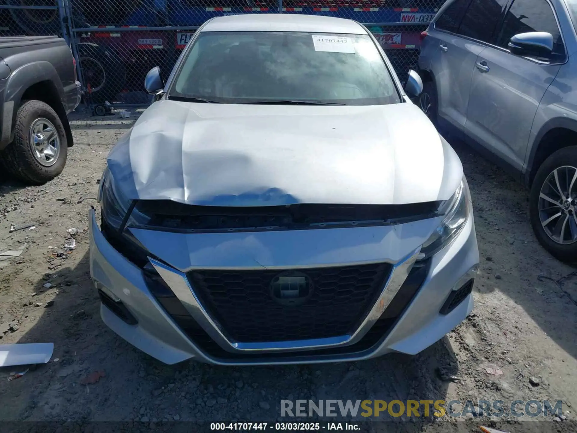 12 Photograph of a damaged car 1N4BL4BV5KN314058 NISSAN ALTIMA 2019