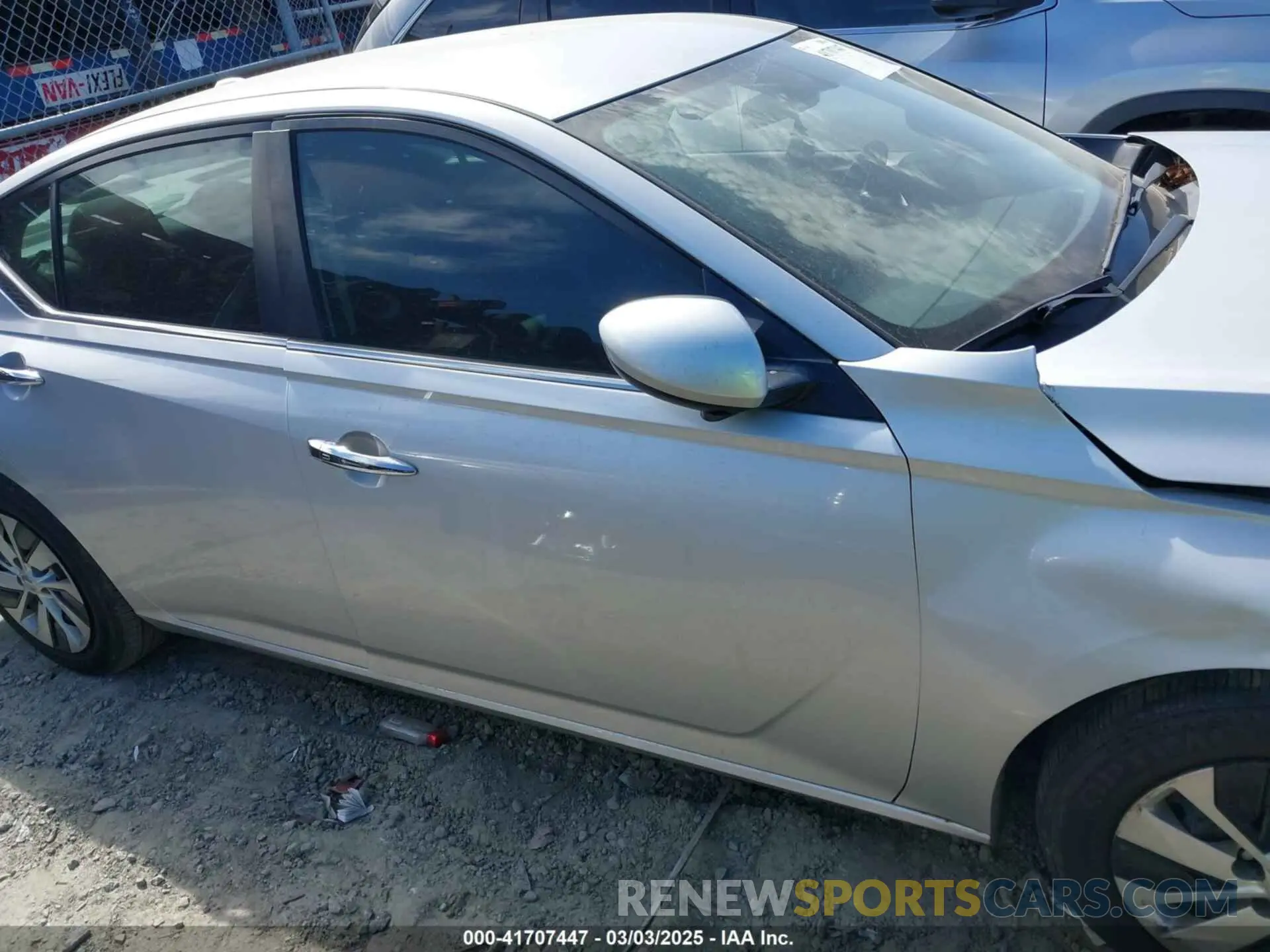13 Photograph of a damaged car 1N4BL4BV5KN314058 NISSAN ALTIMA 2019