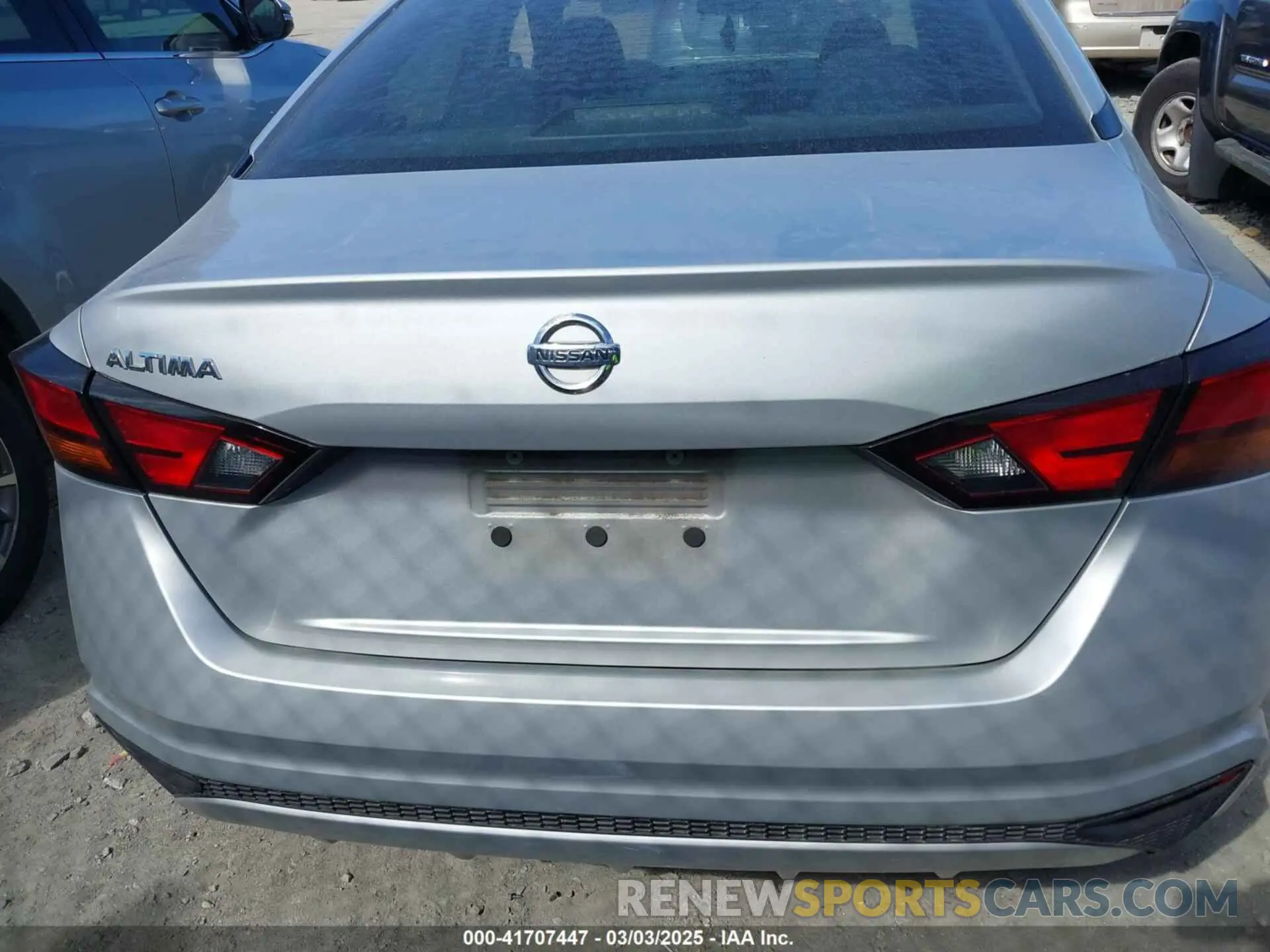 16 Photograph of a damaged car 1N4BL4BV5KN314058 NISSAN ALTIMA 2019