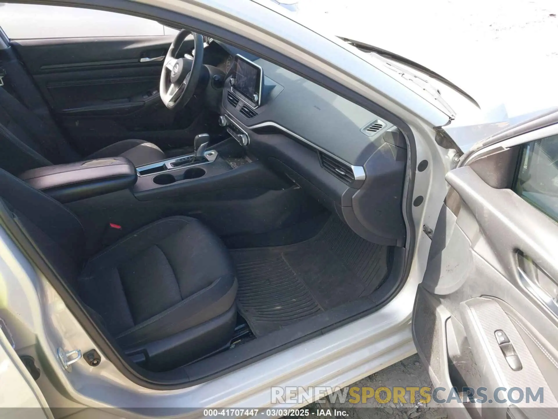5 Photograph of a damaged car 1N4BL4BV5KN314058 NISSAN ALTIMA 2019
