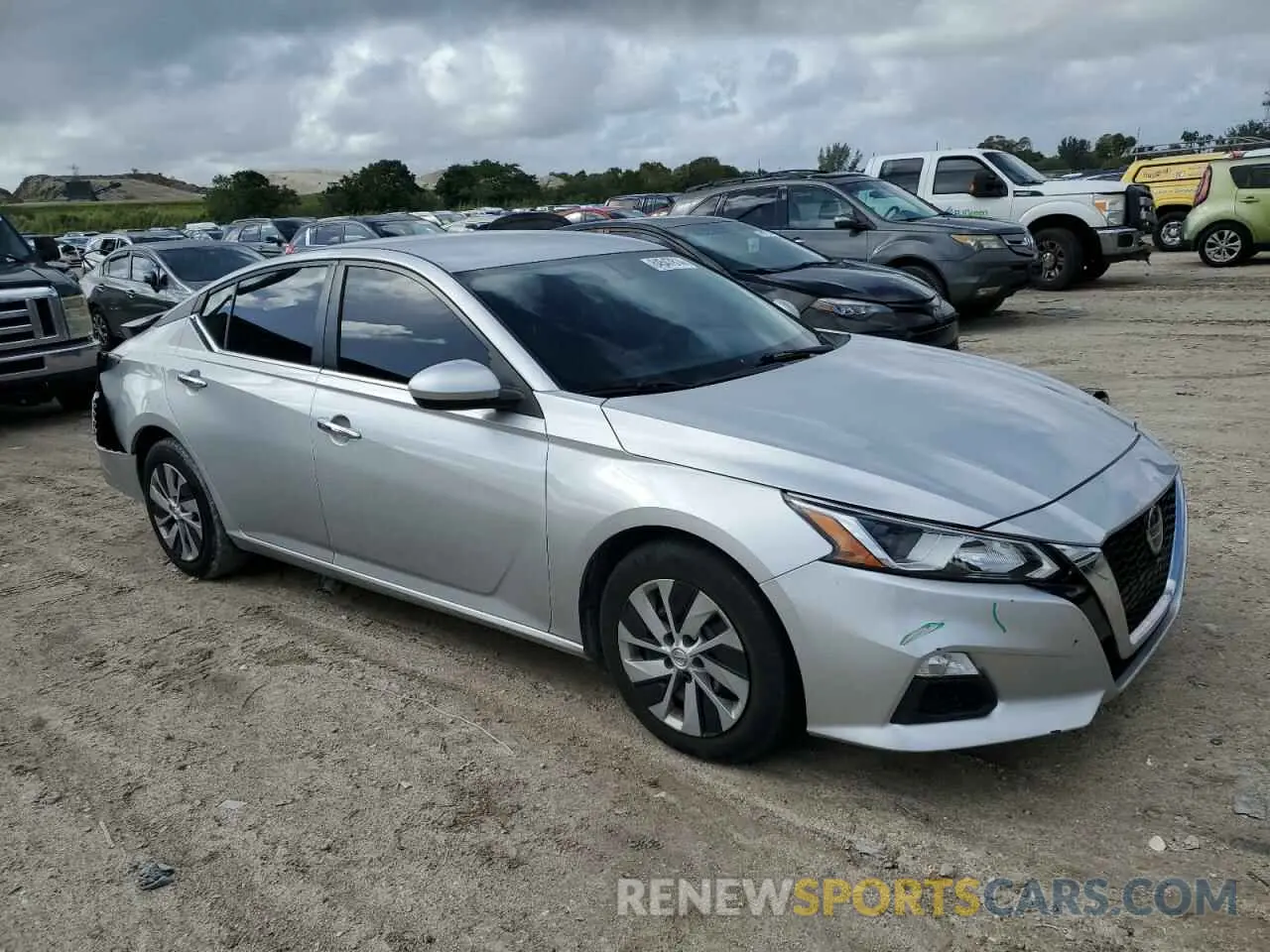 4 Photograph of a damaged car 1N4BL4BV6KC161167 NISSAN ALTIMA 2019