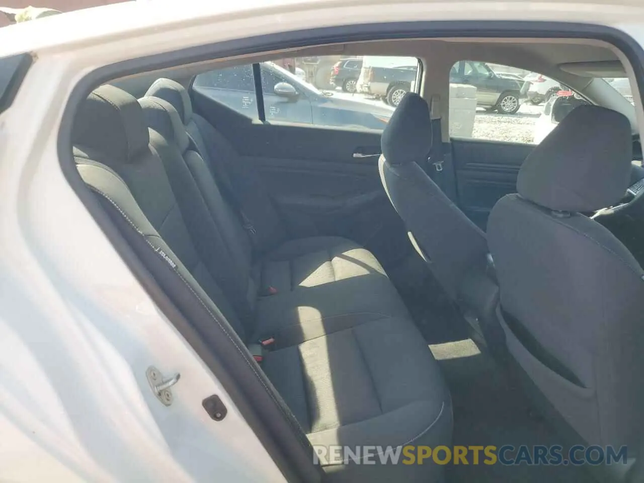 10 Photograph of a damaged car 1N4BL4BV6KC165901 NISSAN ALTIMA 2019