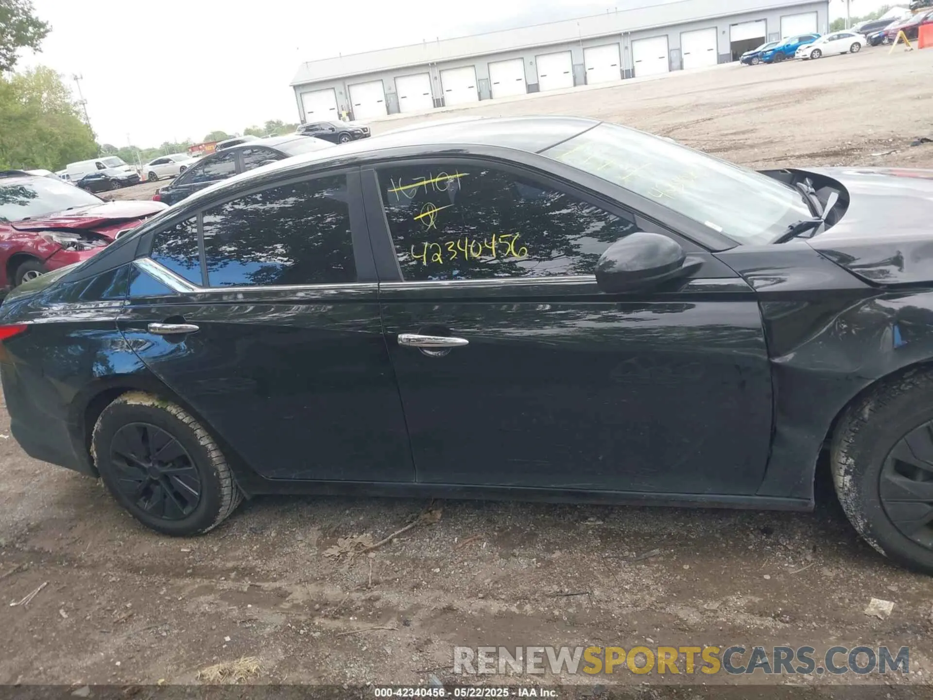 13 Photograph of a damaged car 1N4BL4BV6KC167101 NISSAN ALTIMA 2019