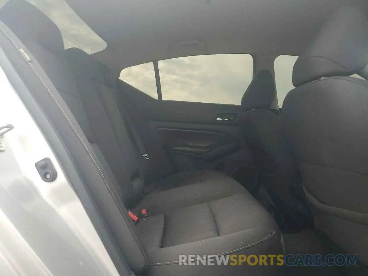 10 Photograph of a damaged car 1N4BL4BV6KC186893 NISSAN ALTIMA 2019