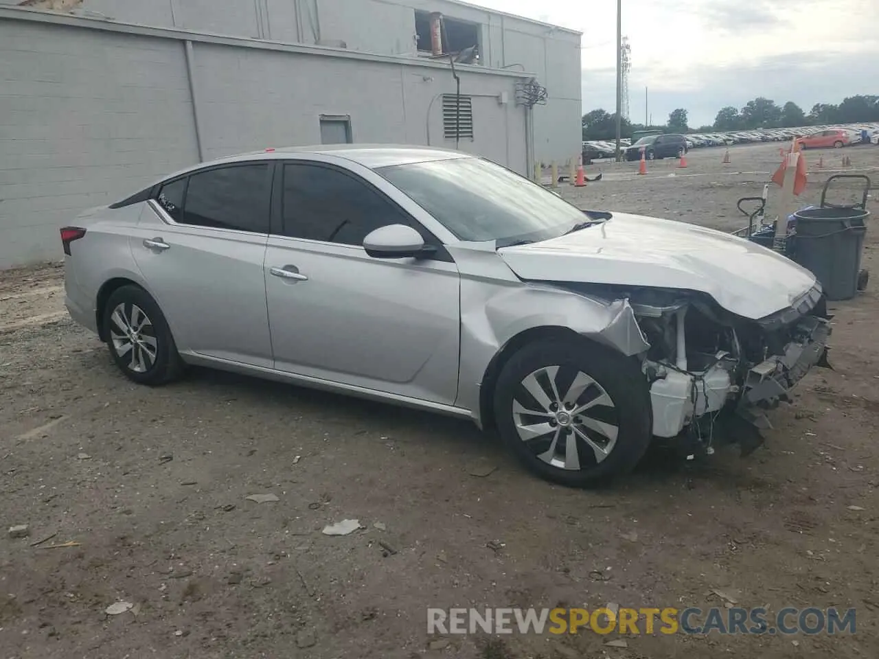 4 Photograph of a damaged car 1N4BL4BV6KC186893 NISSAN ALTIMA 2019