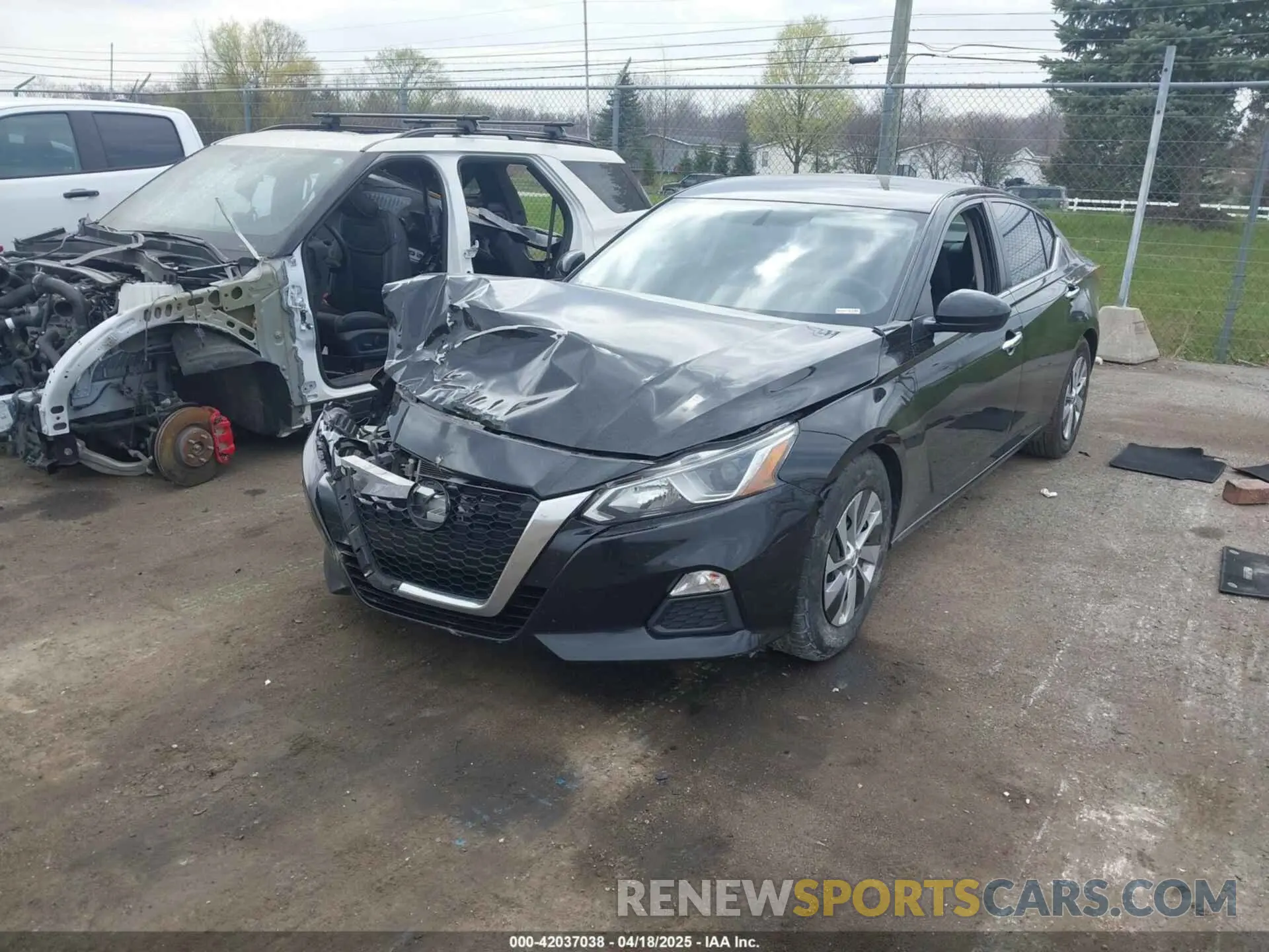 2 Photograph of a damaged car 1N4BL4BV6KC197344 NISSAN ALTIMA 2019