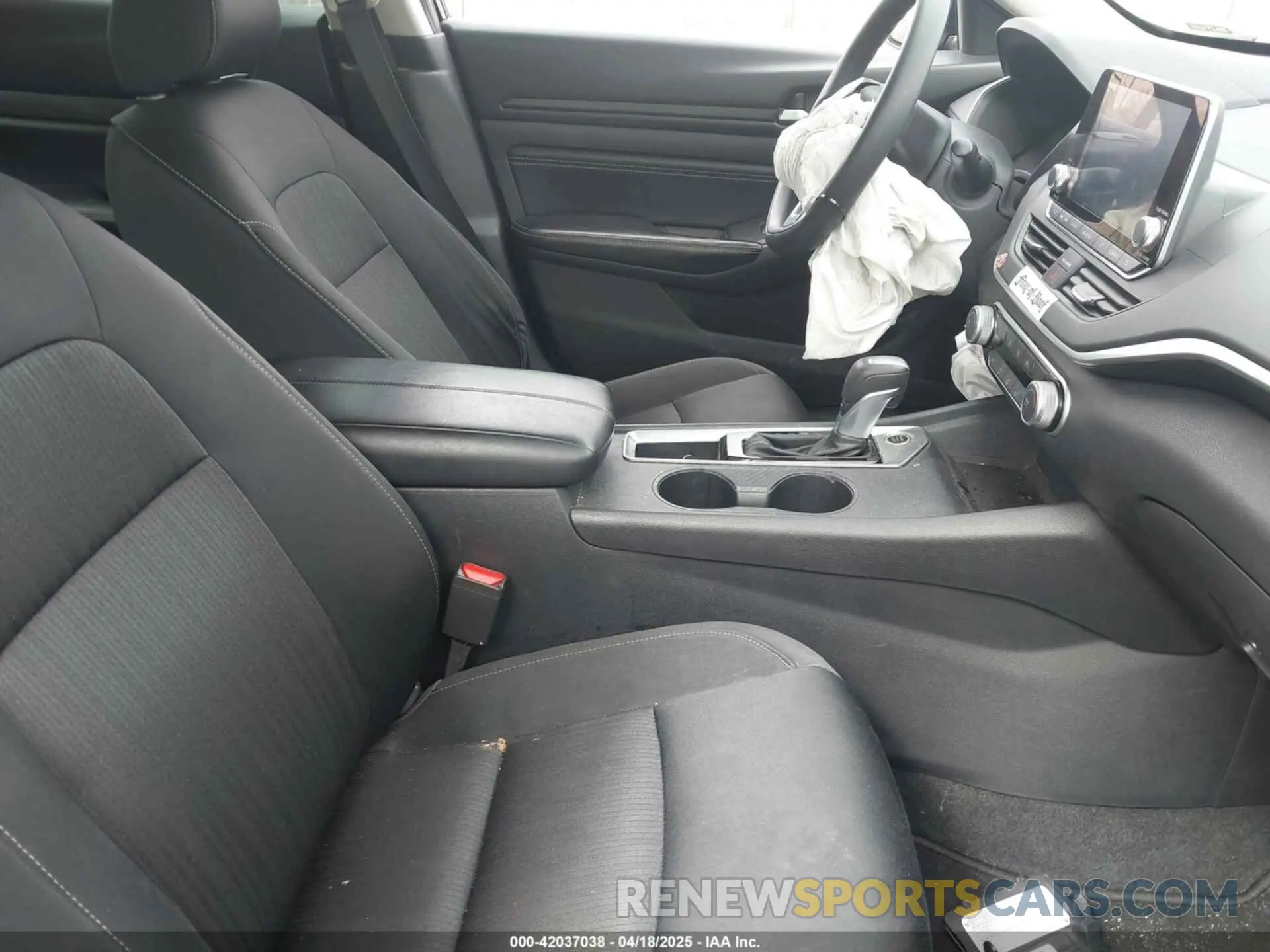 5 Photograph of a damaged car 1N4BL4BV6KC197344 NISSAN ALTIMA 2019
