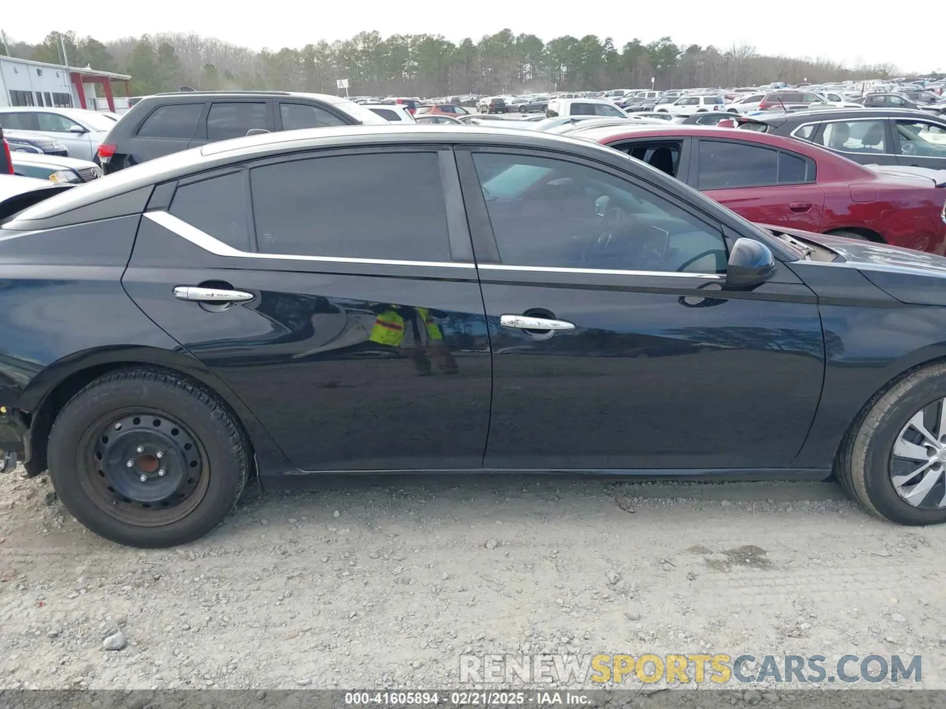 13 Photograph of a damaged car 1N4BL4BV6KC243299 NISSAN ALTIMA 2019