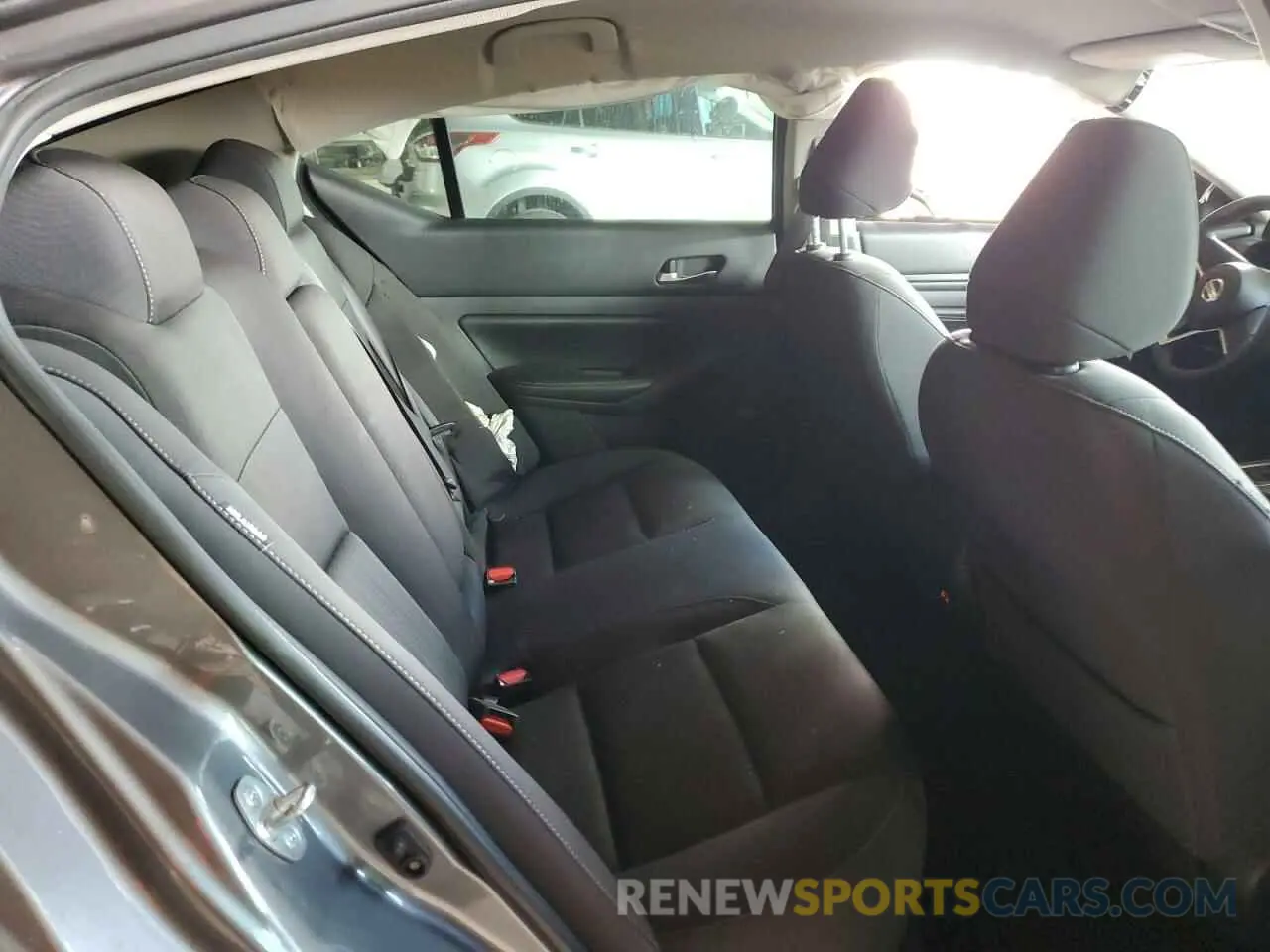 10 Photograph of a damaged car 1N4BL4BV6KC246834 NISSAN ALTIMA 2019
