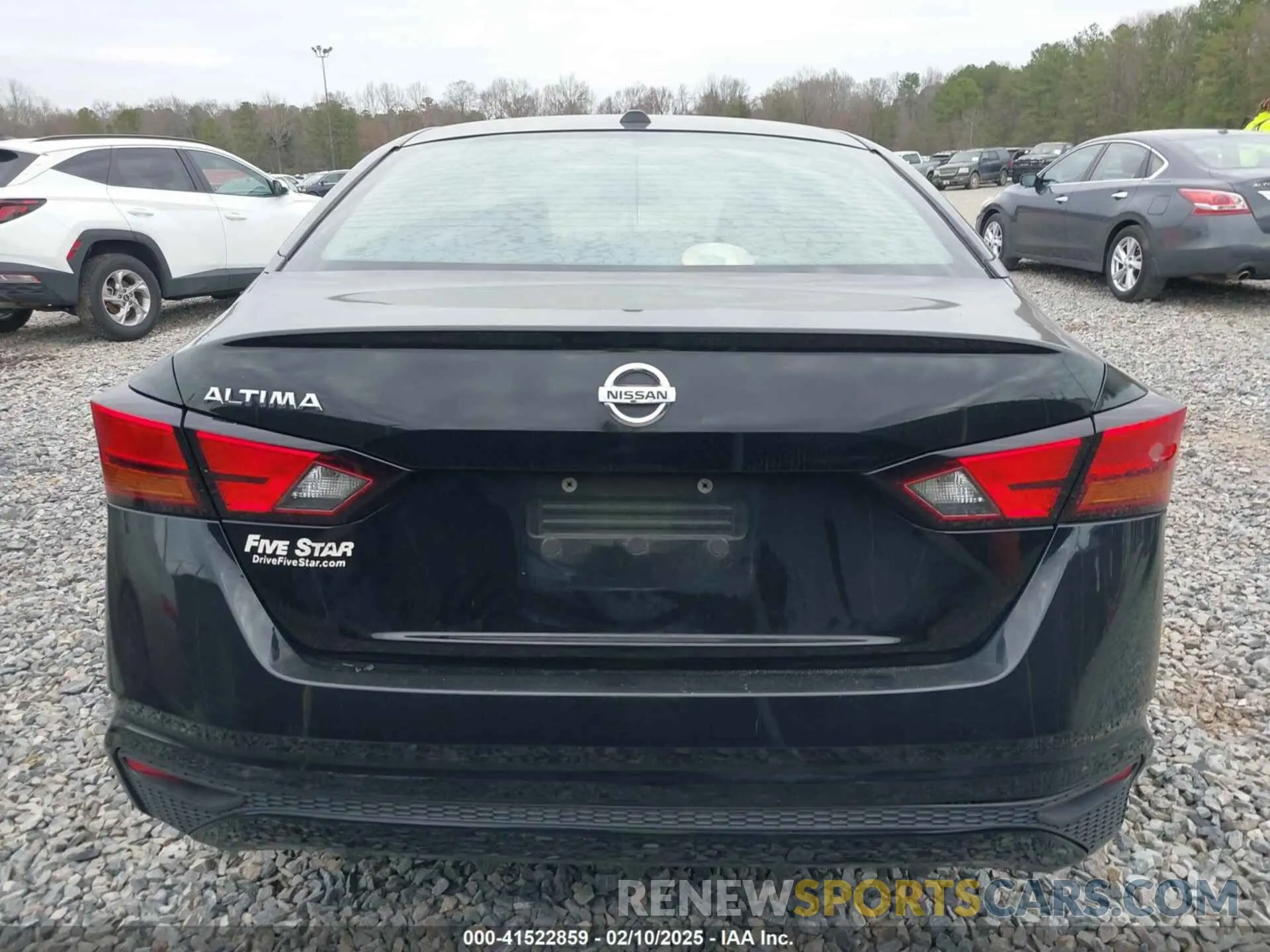 17 Photograph of a damaged car 1N4BL4BV6KN329071 NISSAN ALTIMA 2019