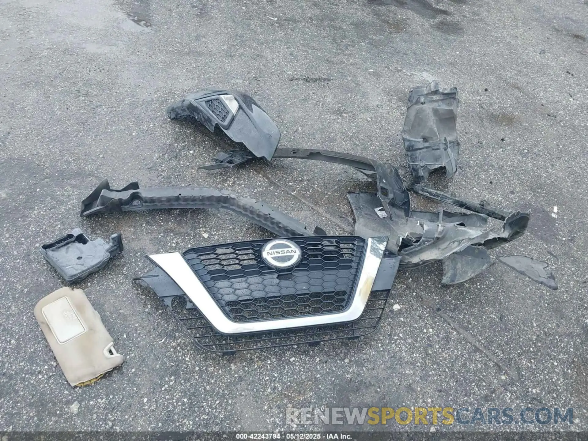 12 Photograph of a damaged car 1N4BL4BV7KC136407 NISSAN ALTIMA 2019
