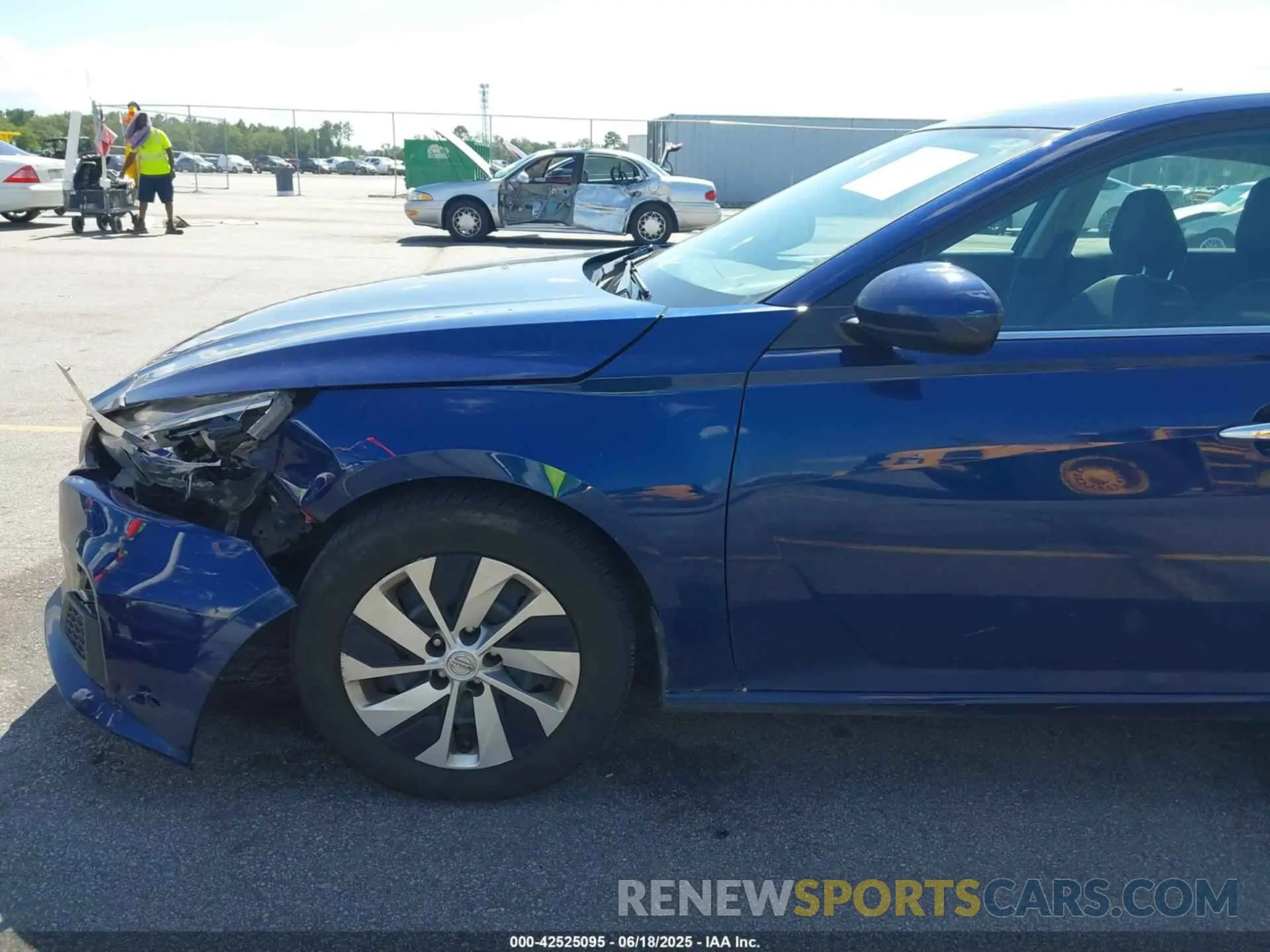 18 Photograph of a damaged car 1N4BL4BV7KC153921 NISSAN ALTIMA 2019