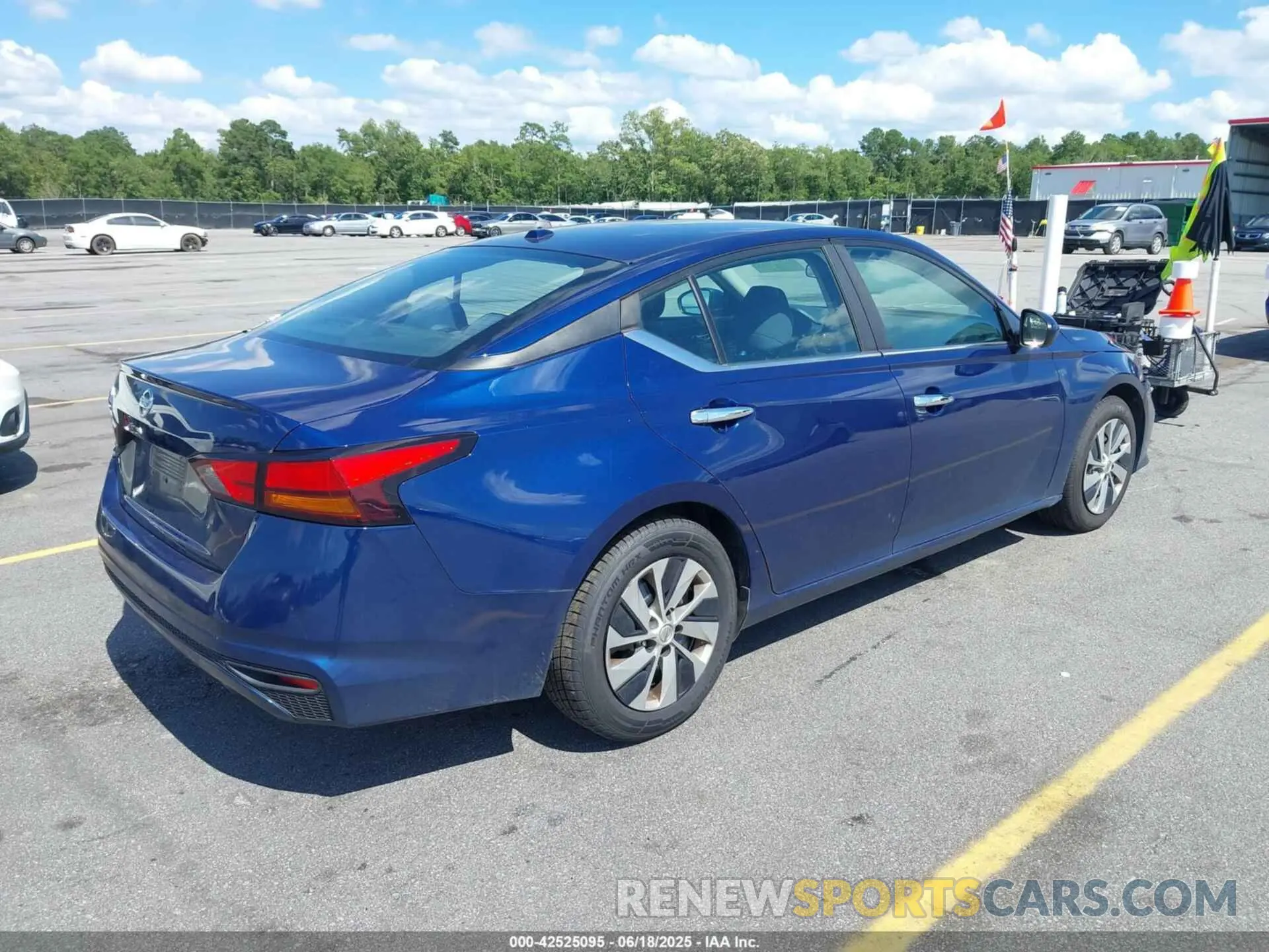 4 Photograph of a damaged car 1N4BL4BV7KC153921 NISSAN ALTIMA 2019