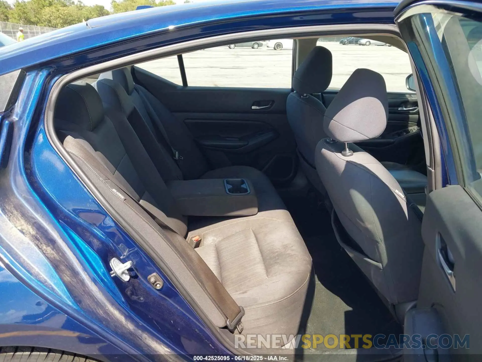 8 Photograph of a damaged car 1N4BL4BV7KC153921 NISSAN ALTIMA 2019
