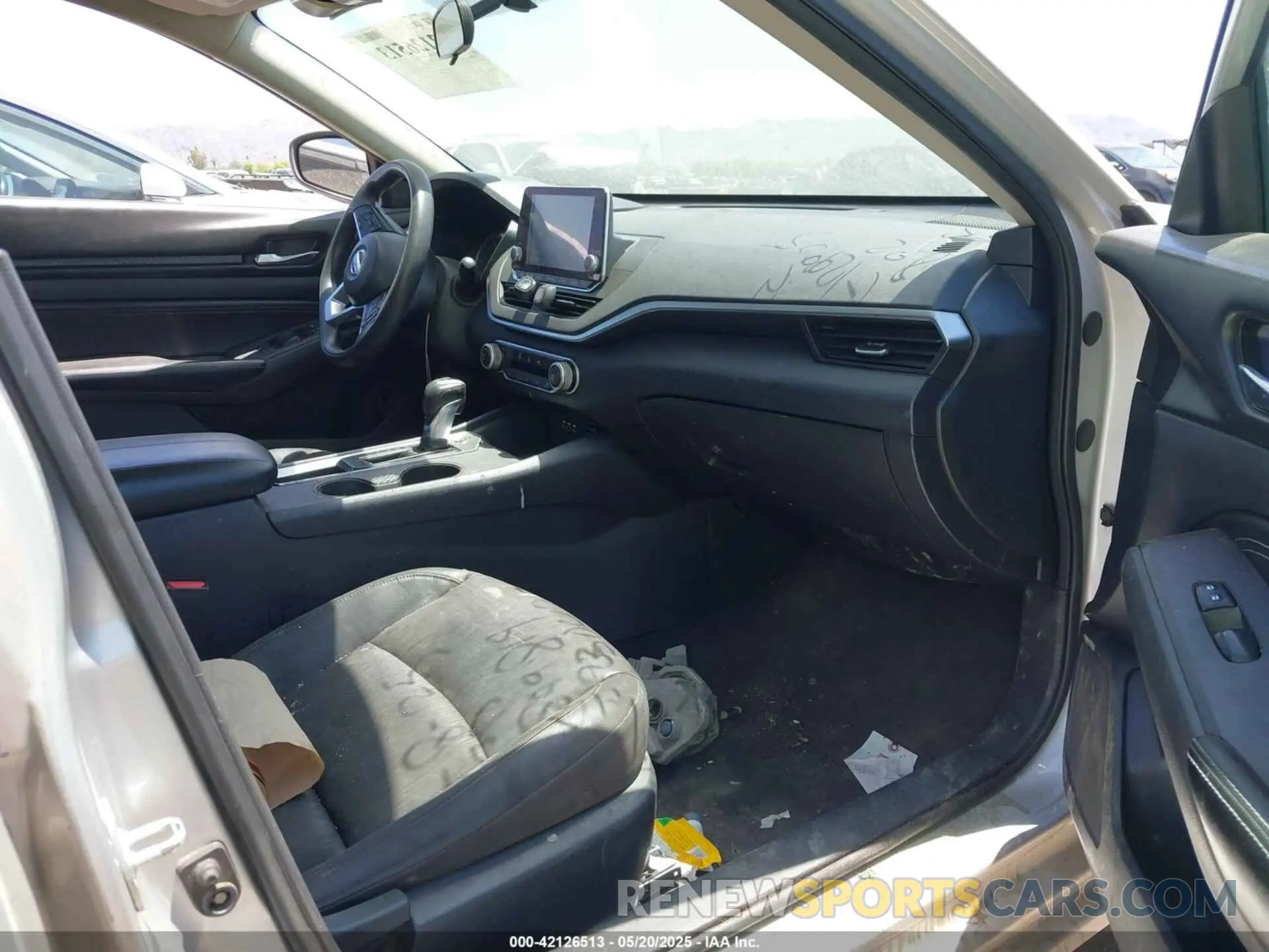 5 Photograph of a damaged car 1N4BL4BV7KC156396 NISSAN ALTIMA 2019