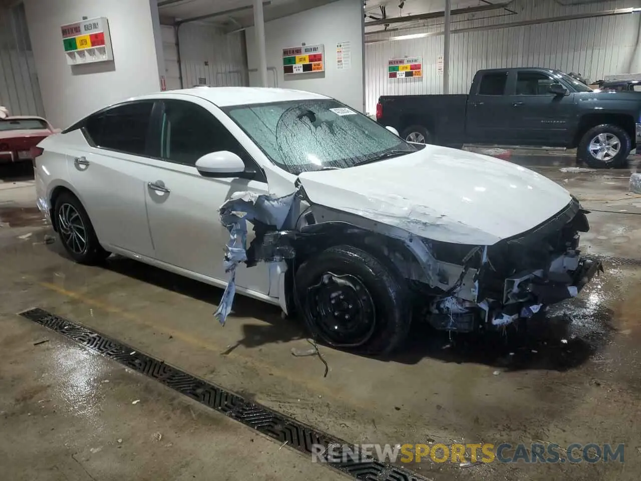 4 Photograph of a damaged car 1N4BL4BV7KC190337 NISSAN ALTIMA 2019