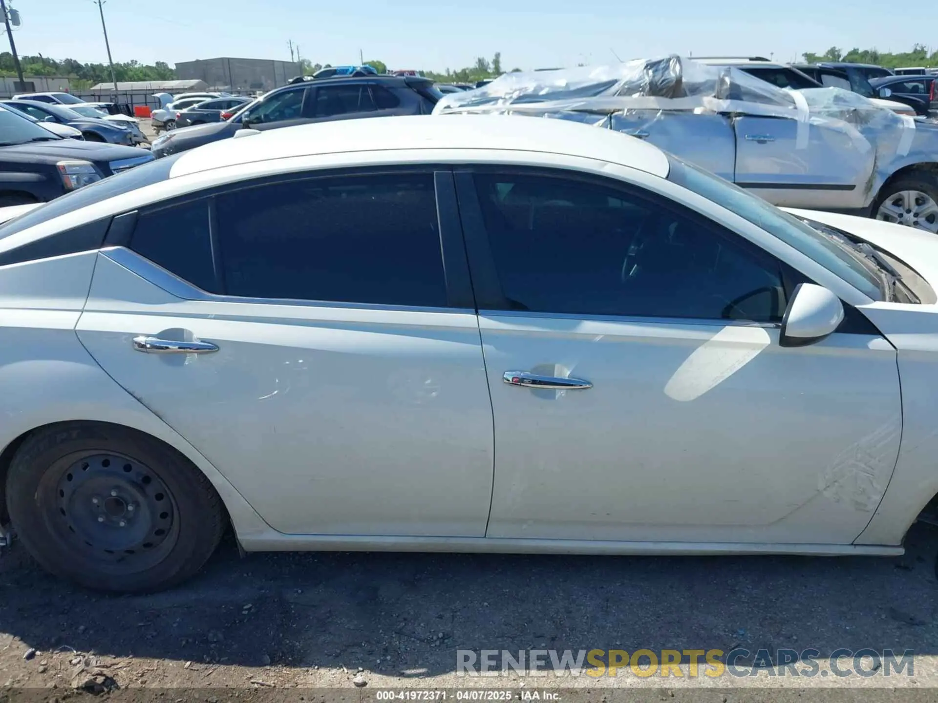 13 Photograph of a damaged car 1N4BL4BV7KC227029 NISSAN ALTIMA 2019