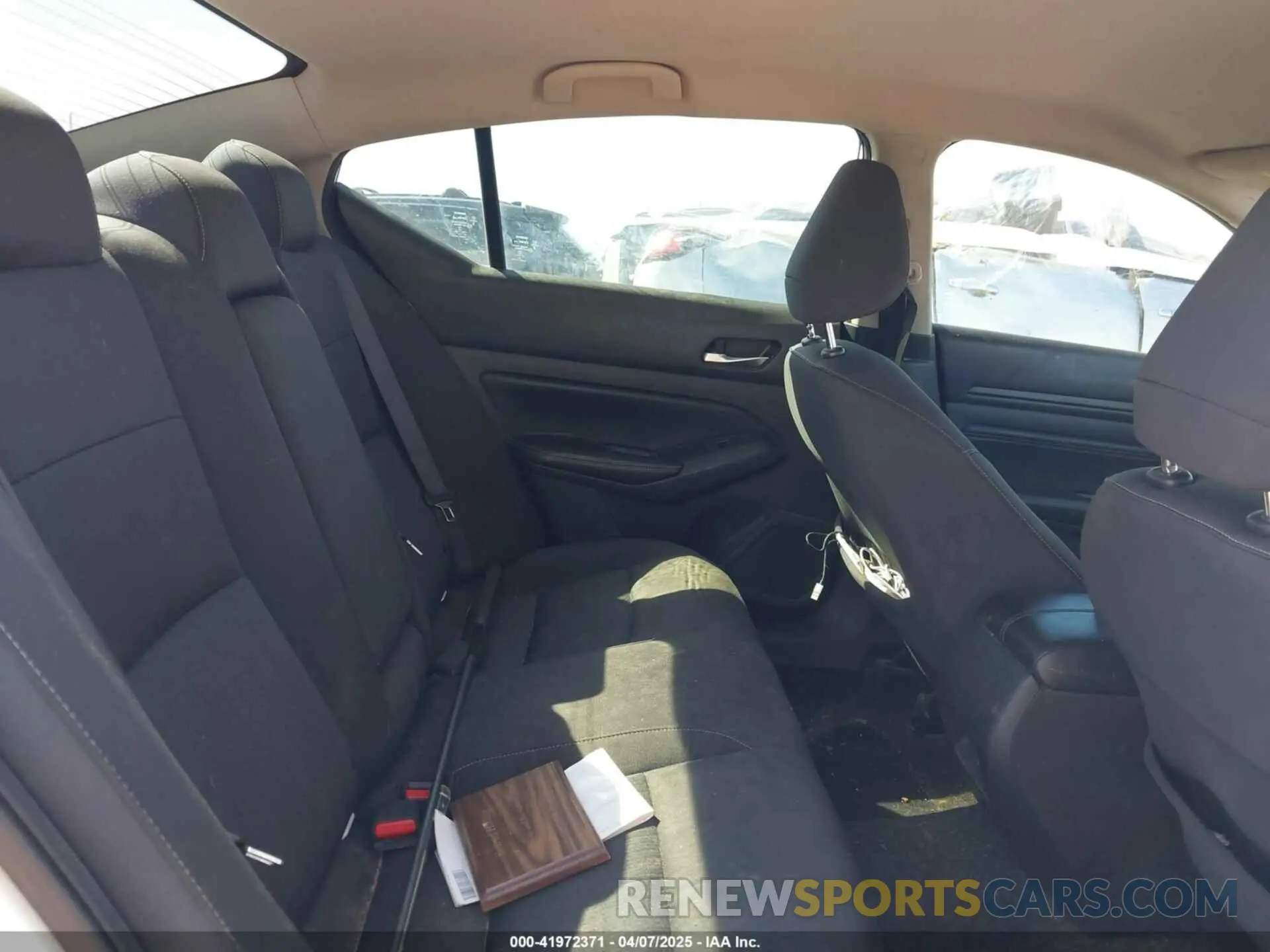8 Photograph of a damaged car 1N4BL4BV7KC227029 NISSAN ALTIMA 2019