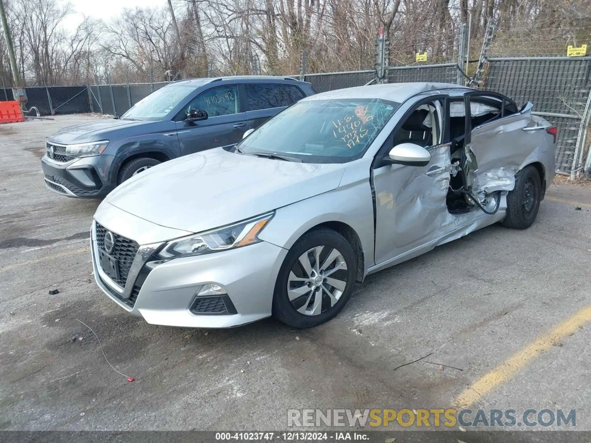 2 Photograph of a damaged car 1N4BL4BV7KC228780 NISSAN ALTIMA 2019