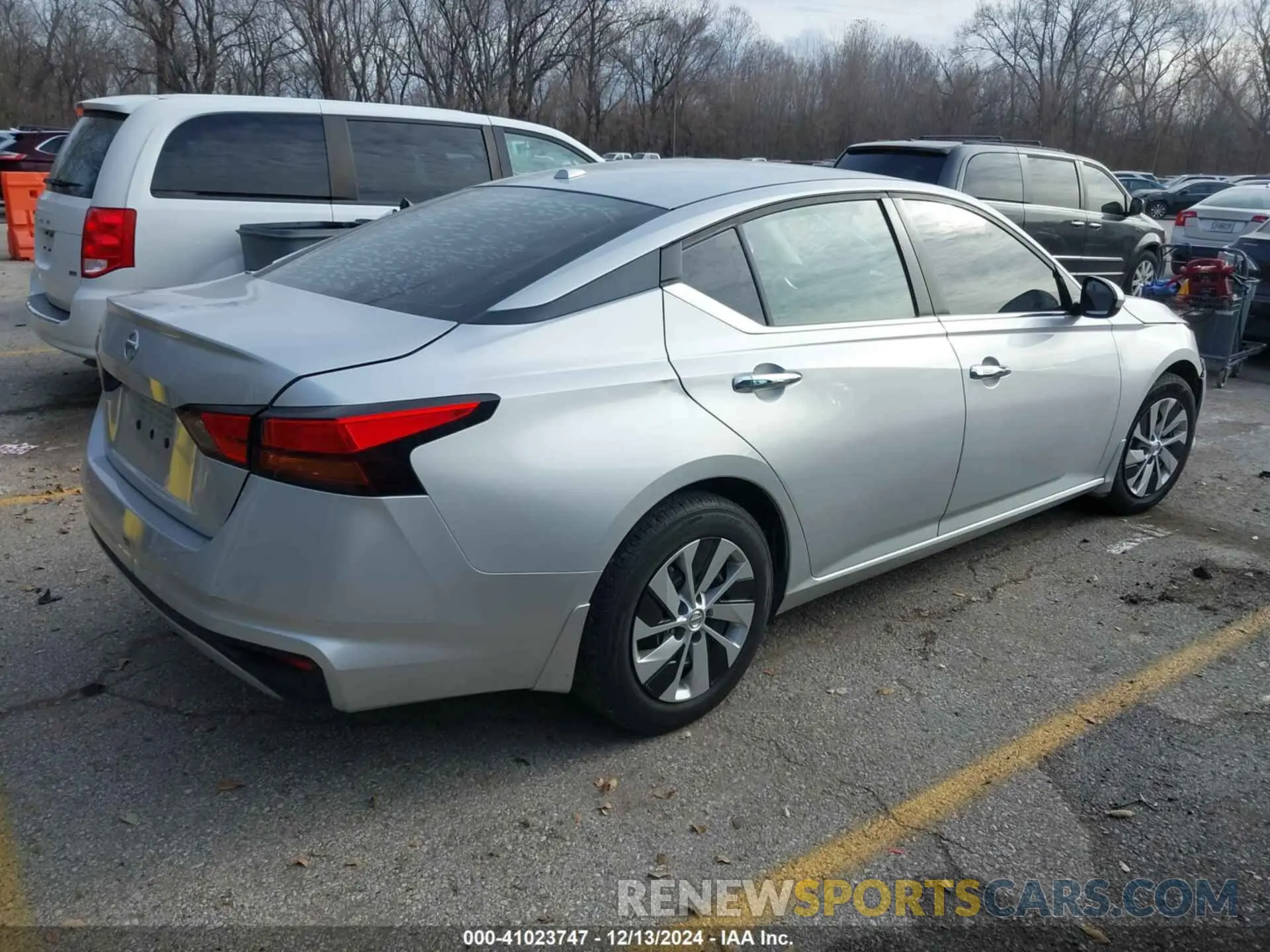 4 Photograph of a damaged car 1N4BL4BV7KC228780 NISSAN ALTIMA 2019