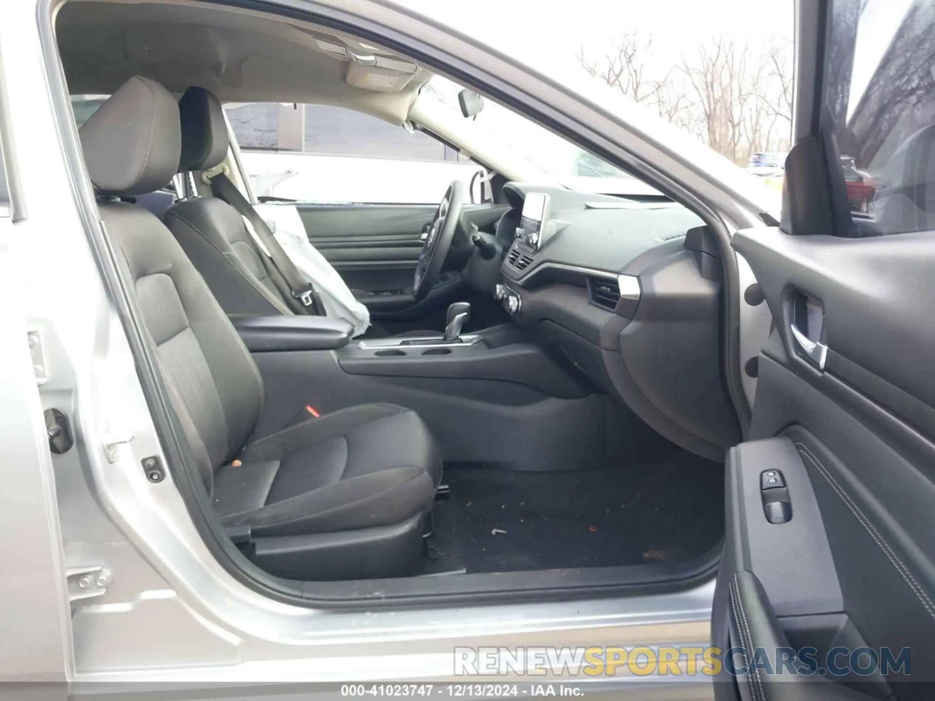 5 Photograph of a damaged car 1N4BL4BV7KC228780 NISSAN ALTIMA 2019