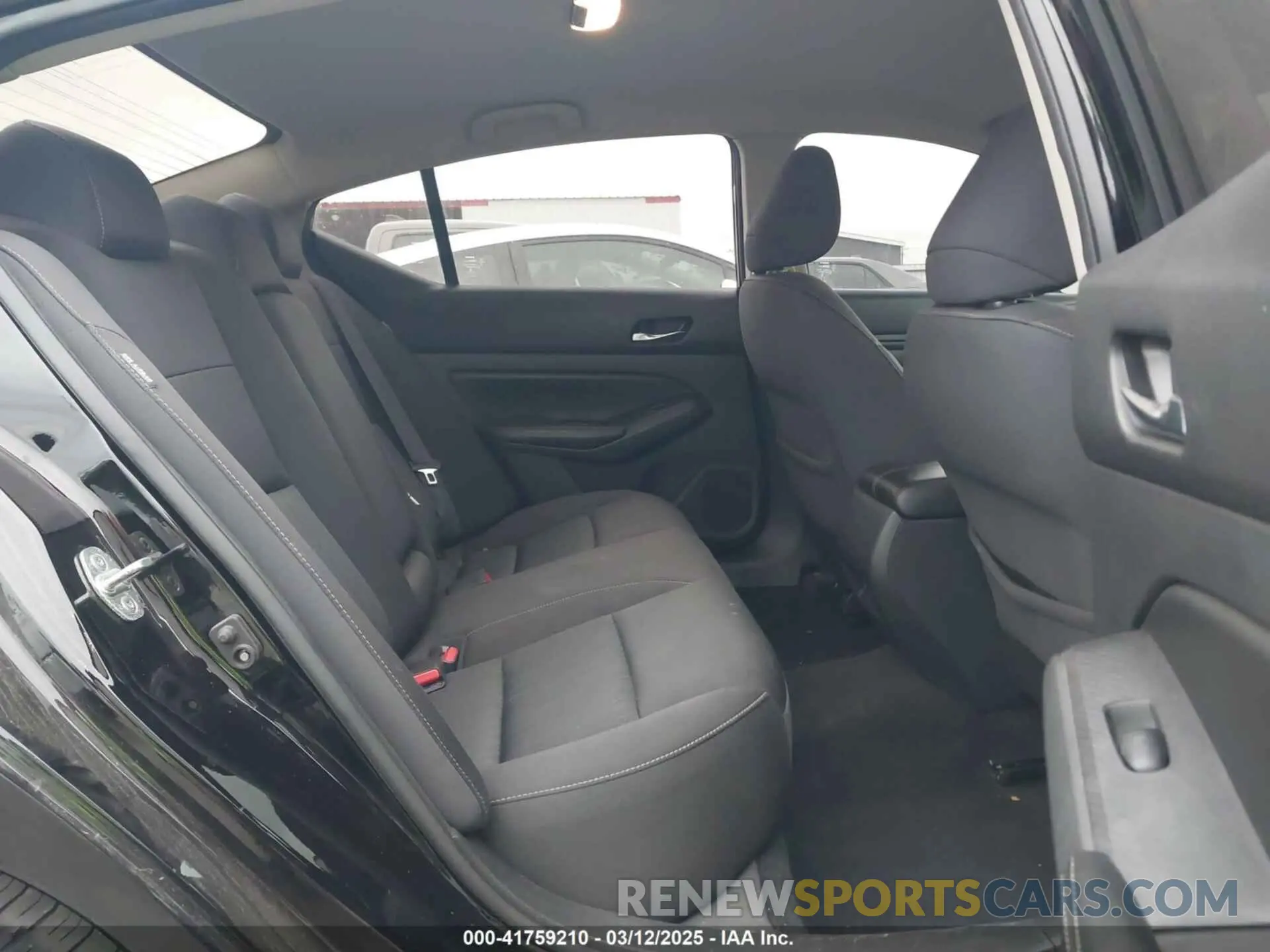 8 Photograph of a damaged car 1N4BL4BV7KC240797 NISSAN ALTIMA 2019