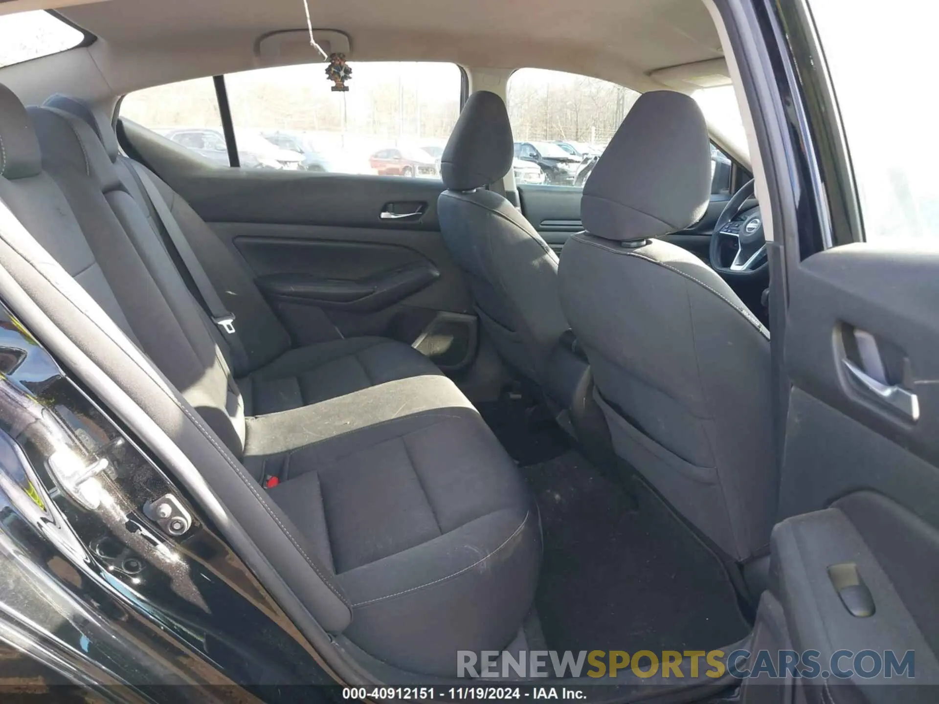 8 Photograph of a damaged car 1N4BL4BV7KC243666 NISSAN ALTIMA 2019