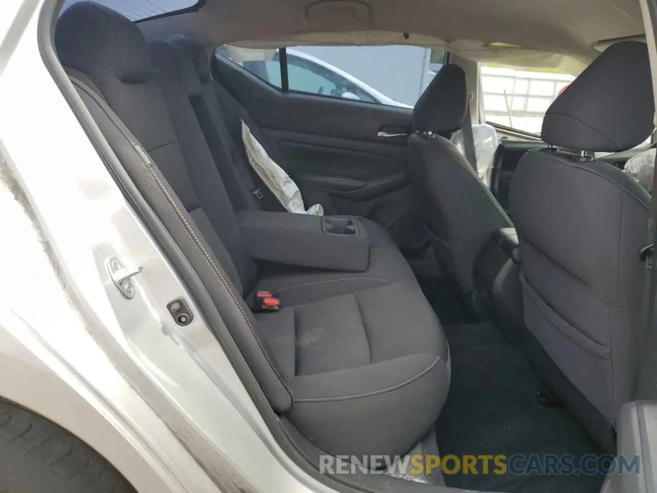 10 Photograph of a damaged car 1N4BL4BV7KC253548 NISSAN ALTIMA 2019