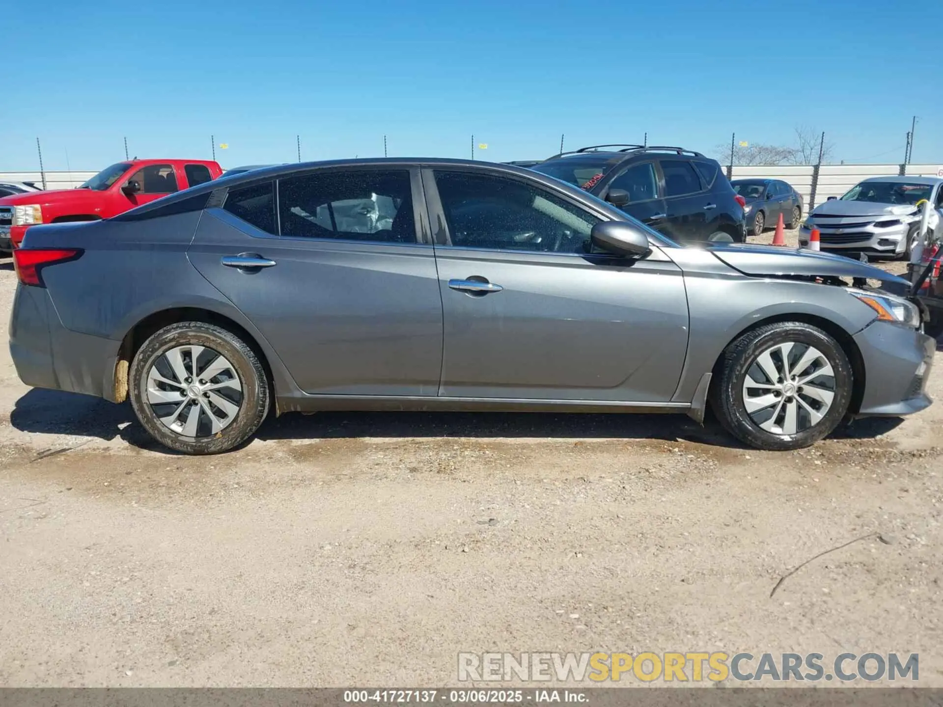 14 Photograph of a damaged car 1N4BL4BV7KN316295 NISSAN ALTIMA 2019