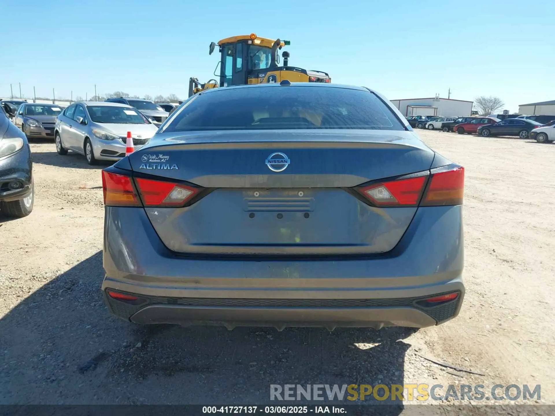 17 Photograph of a damaged car 1N4BL4BV7KN316295 NISSAN ALTIMA 2019