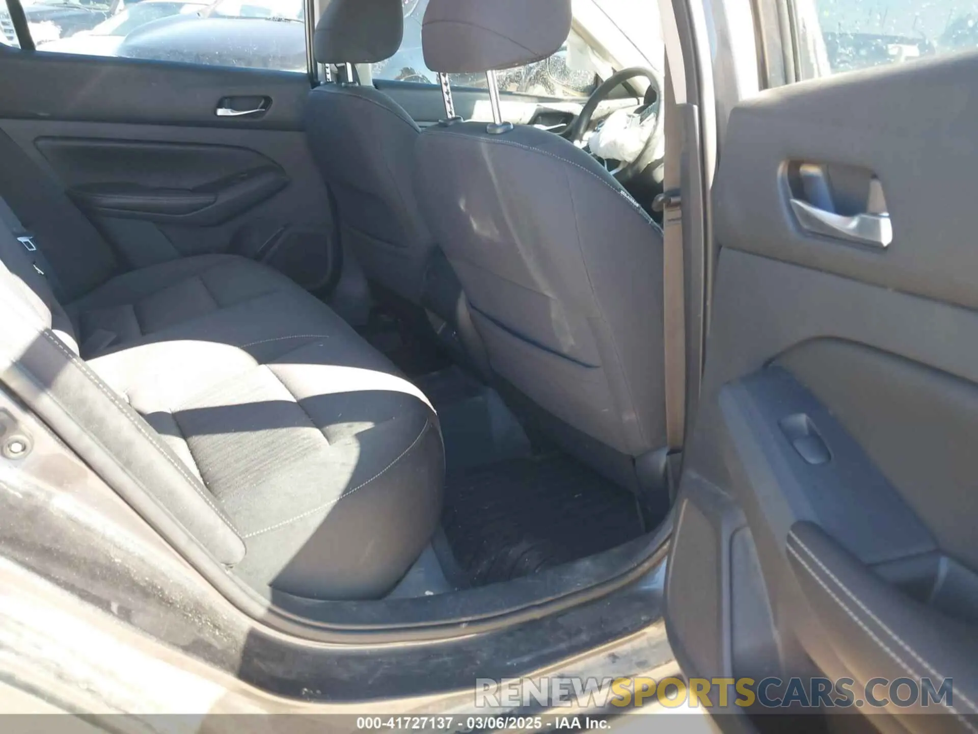 8 Photograph of a damaged car 1N4BL4BV7KN316295 NISSAN ALTIMA 2019