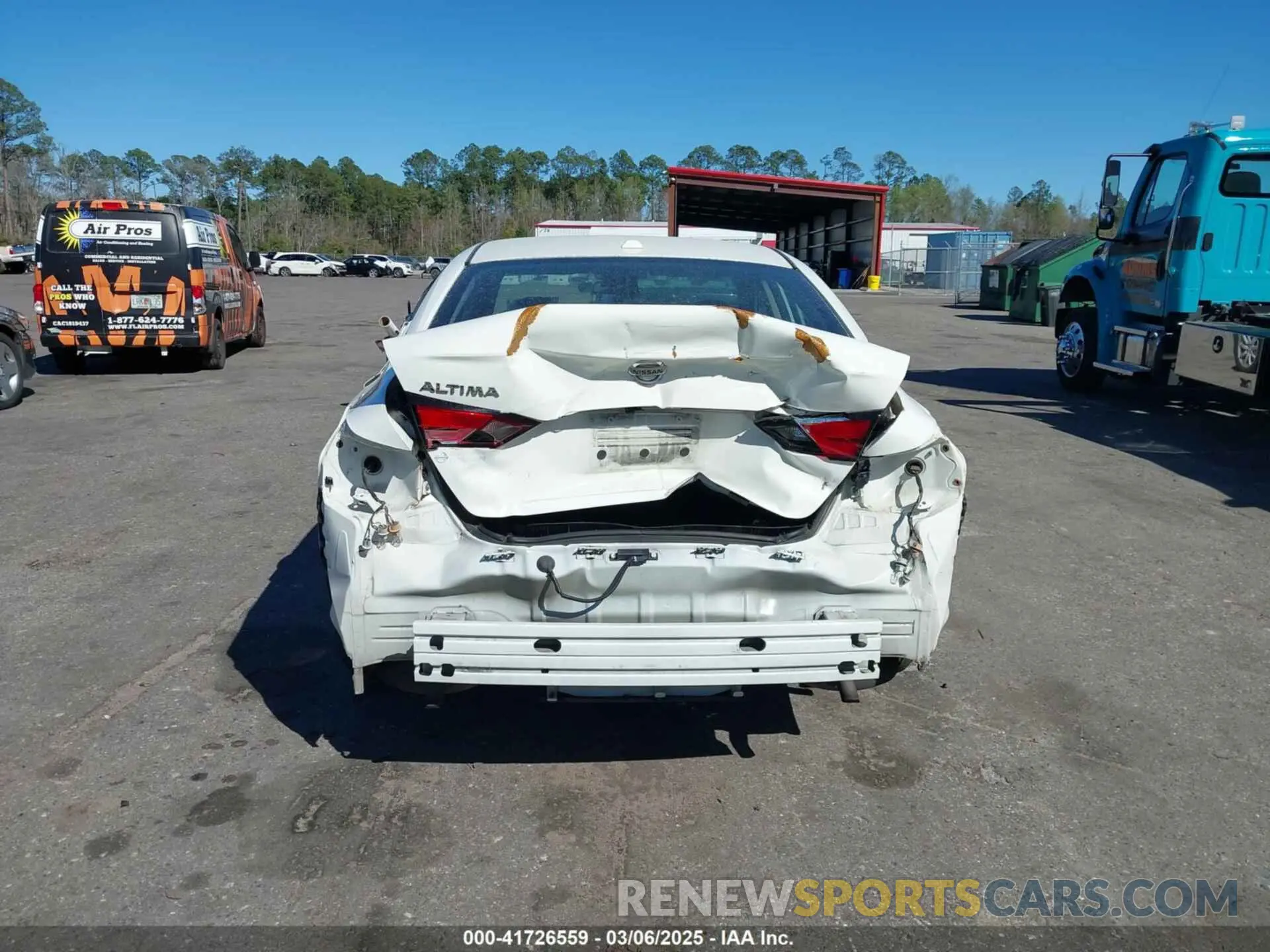 17 Photograph of a damaged car 1N4BL4BV8KC102217 NISSAN ALTIMA 2019