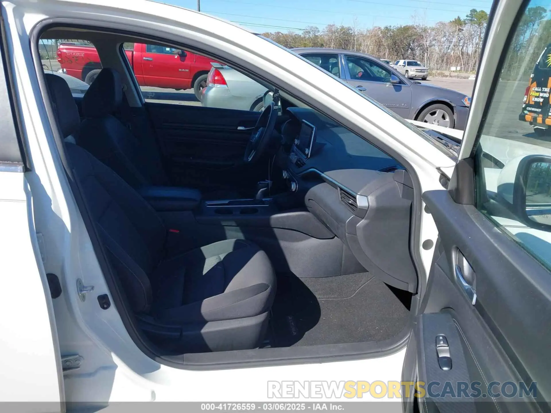 5 Photograph of a damaged car 1N4BL4BV8KC102217 NISSAN ALTIMA 2019