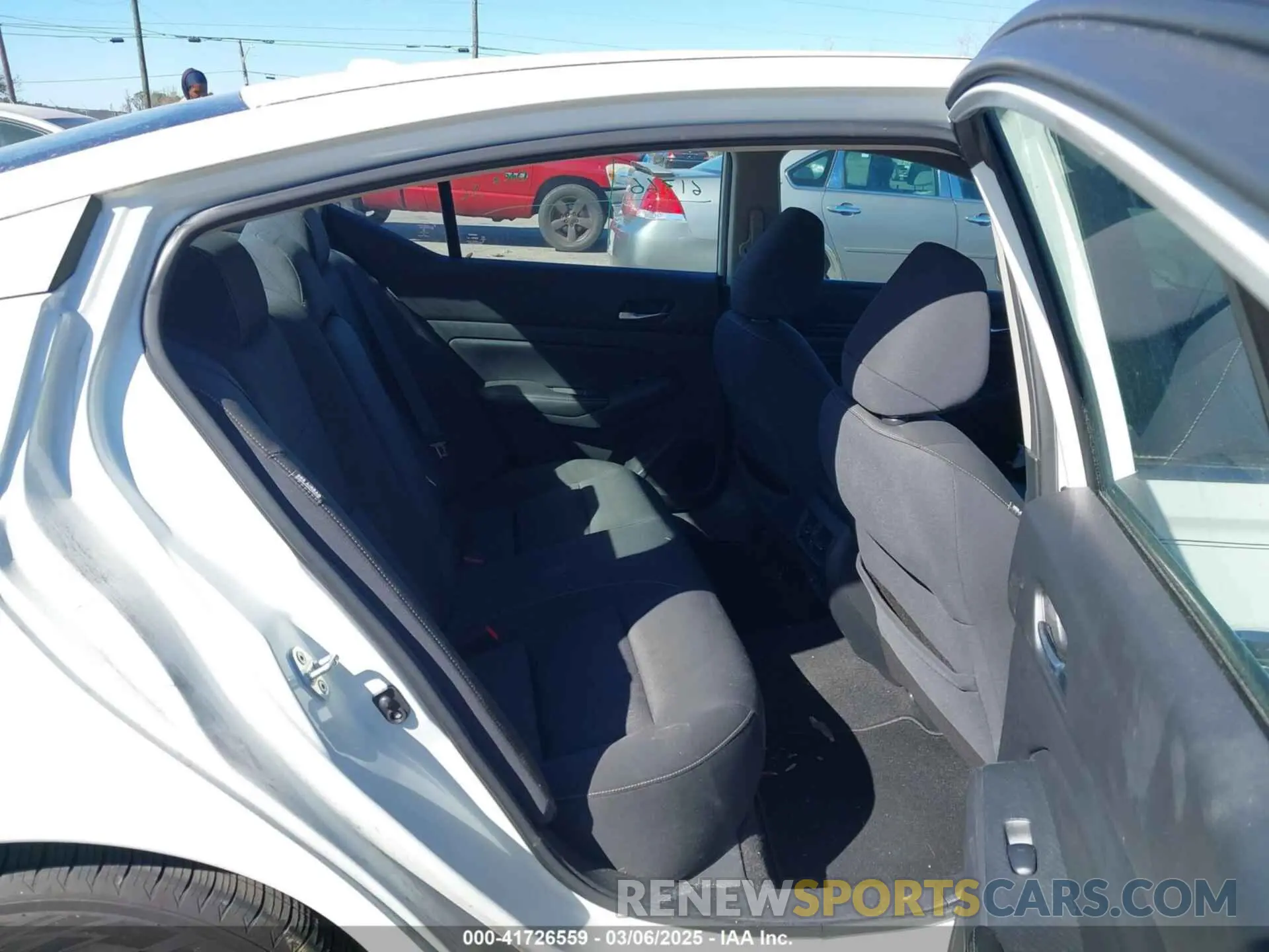 8 Photograph of a damaged car 1N4BL4BV8KC102217 NISSAN ALTIMA 2019