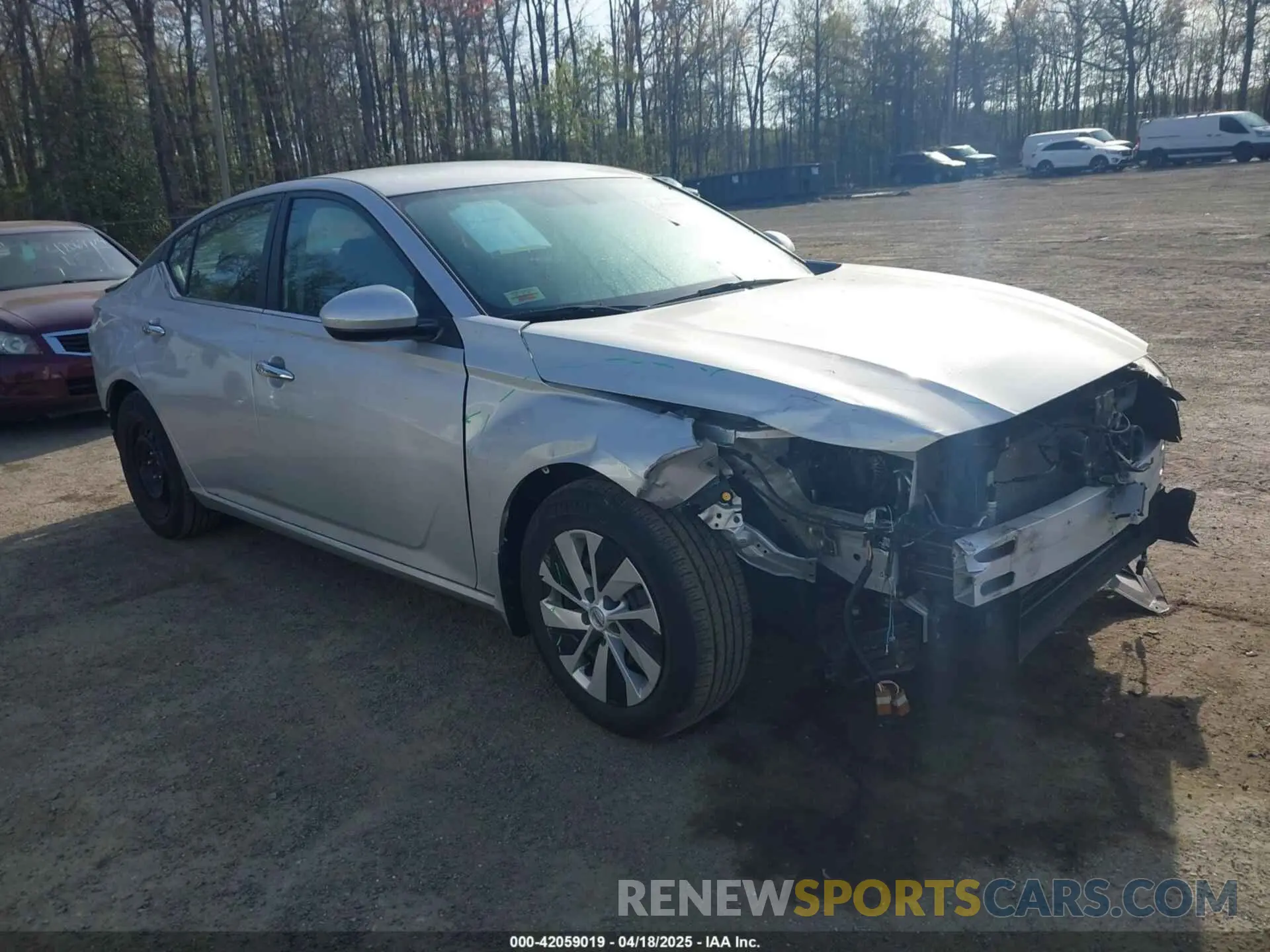 1 Photograph of a damaged car 1N4BL4BV8KC105411 NISSAN ALTIMA 2019